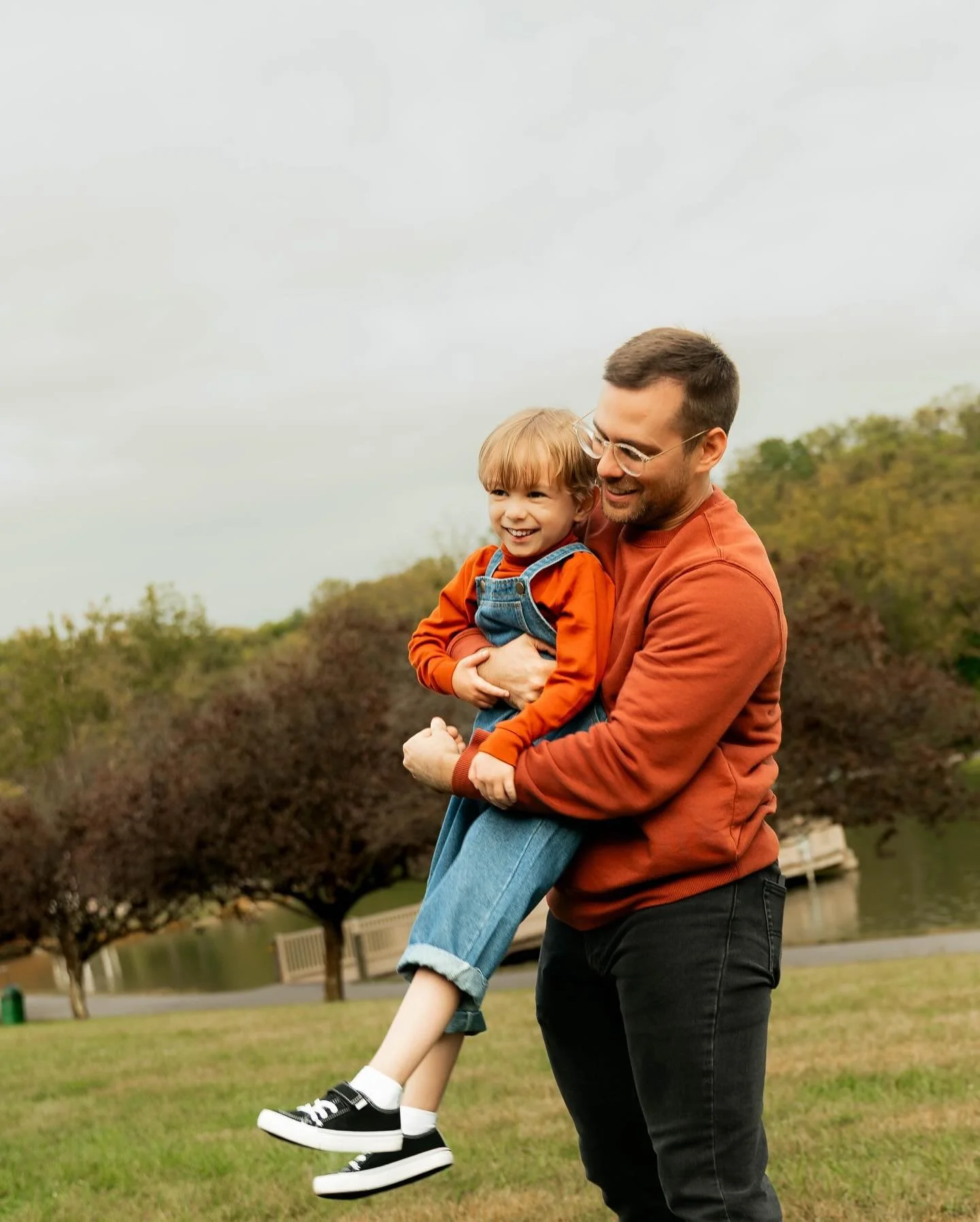 Fall family sessions are back in full swing! 🧡