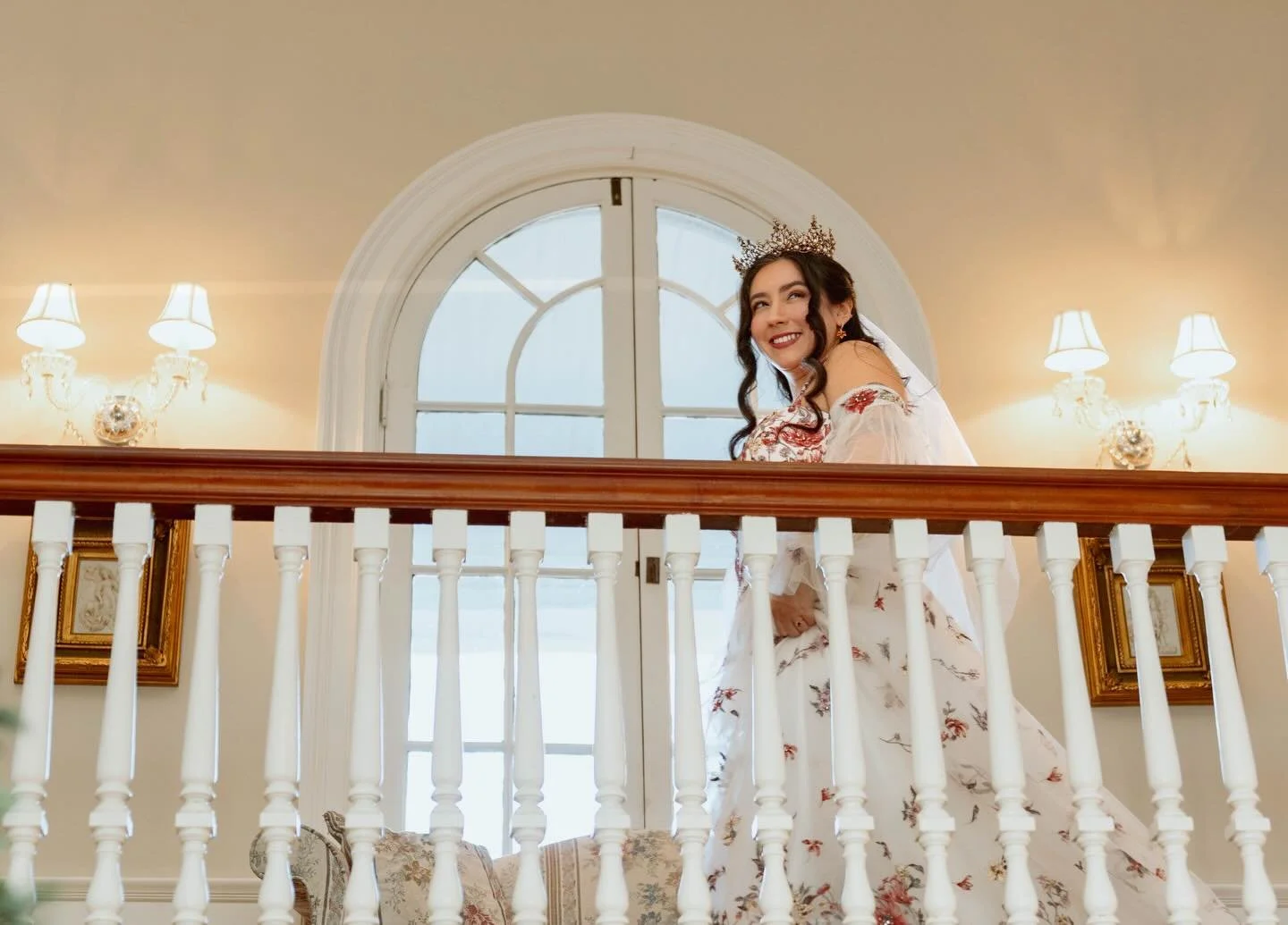 ✨ First Look Magic ✨

A first look is a private moment before the ceremony when you see each other for the first time. Just the two of you&mdash; no crowd. 

Pick a quiet spot, plan a little reveal, and let yourselves laugh, cry, and hug. It&rsquo;s 