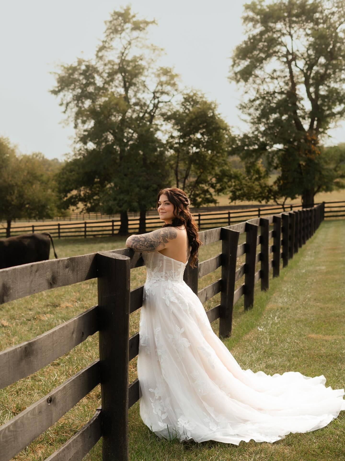 She&rsquo;ll never wear this dress again.
She&rsquo;ll never feel this exact version of herself again. The daughter who&rsquo;s about to become a wife, the woman standing on the edge of a brand new chapter. Bridal portraits freeze that once-in-a-life