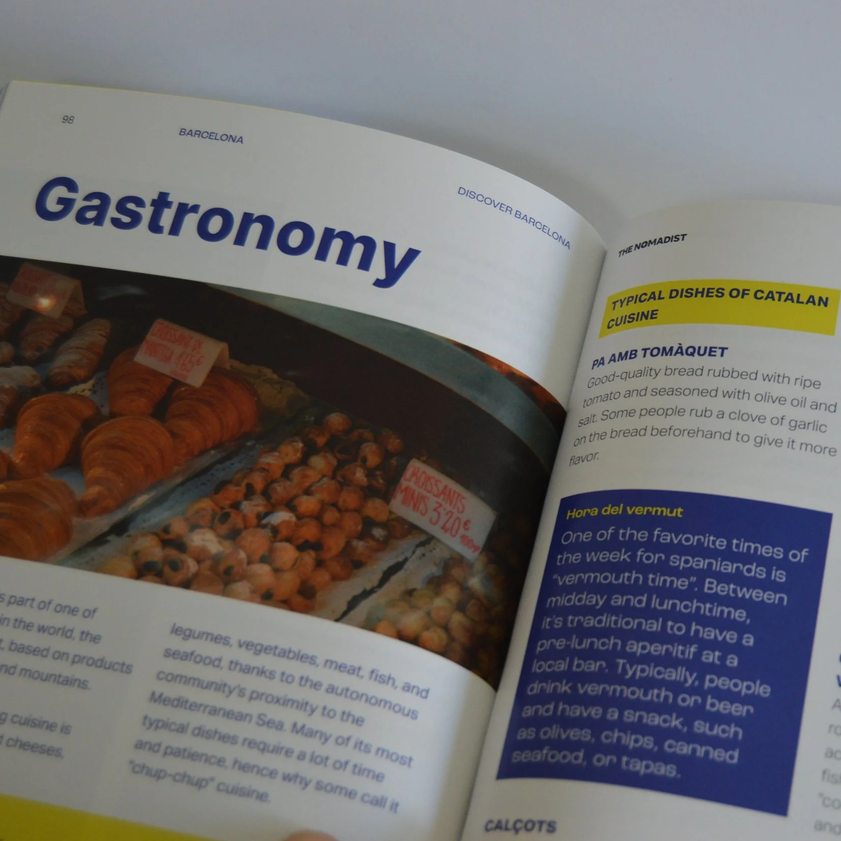 Página de gastronomía catalana de la guía impresa de Barcelona de The Nomadist.