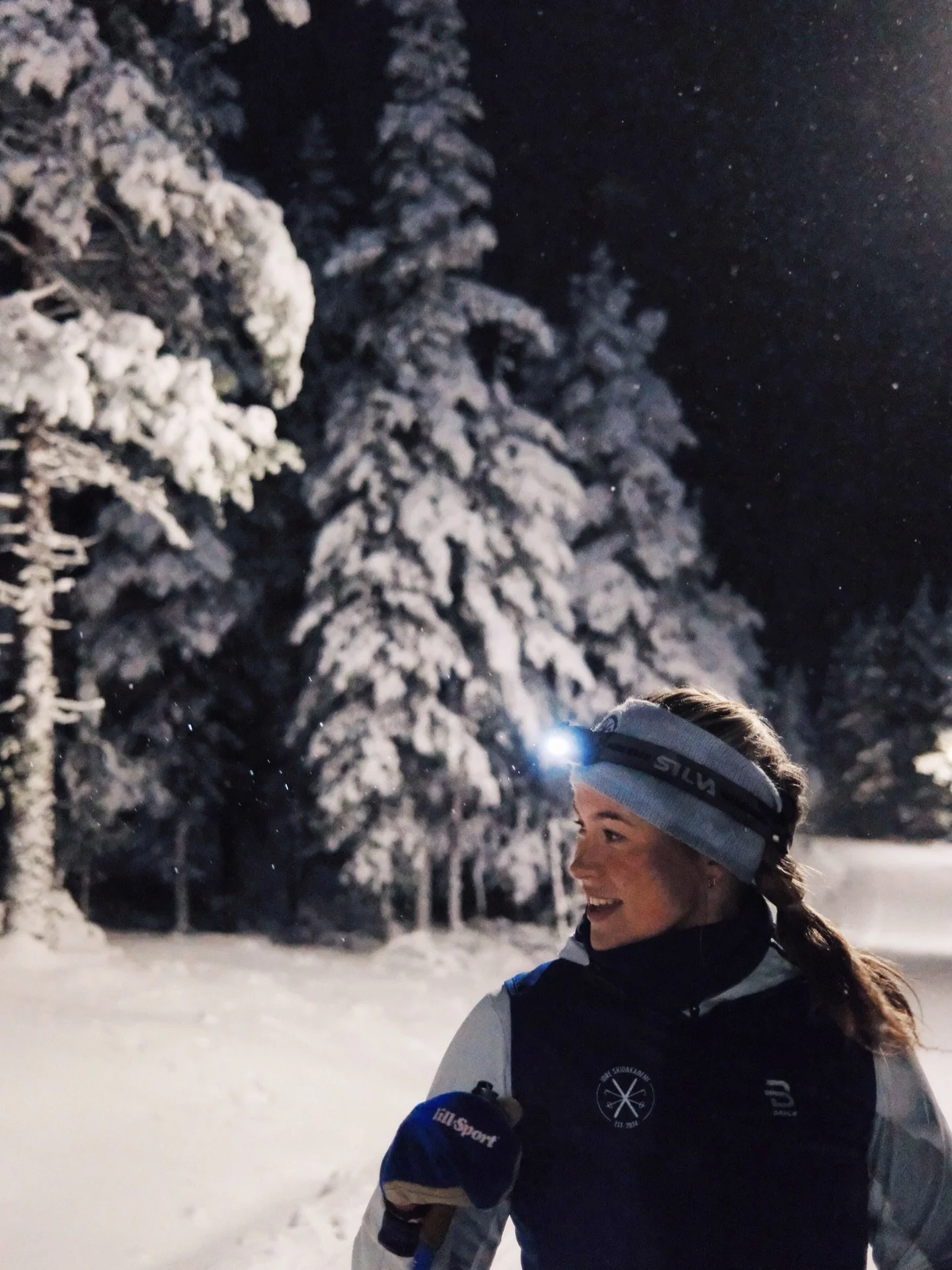 Nu k&auml;nns det verkligen som att vintern har kommit f&ouml;r att stanna❄️

Sn&ouml; i tr&auml;den och efter senaste veckans sn&ouml;fall &auml;r det nu framkomligt p&aring; f&ouml;ljande sp&aring;r👇🏻

Klassiskt &amp; skate:
- Konstsn&ouml;sp&ari