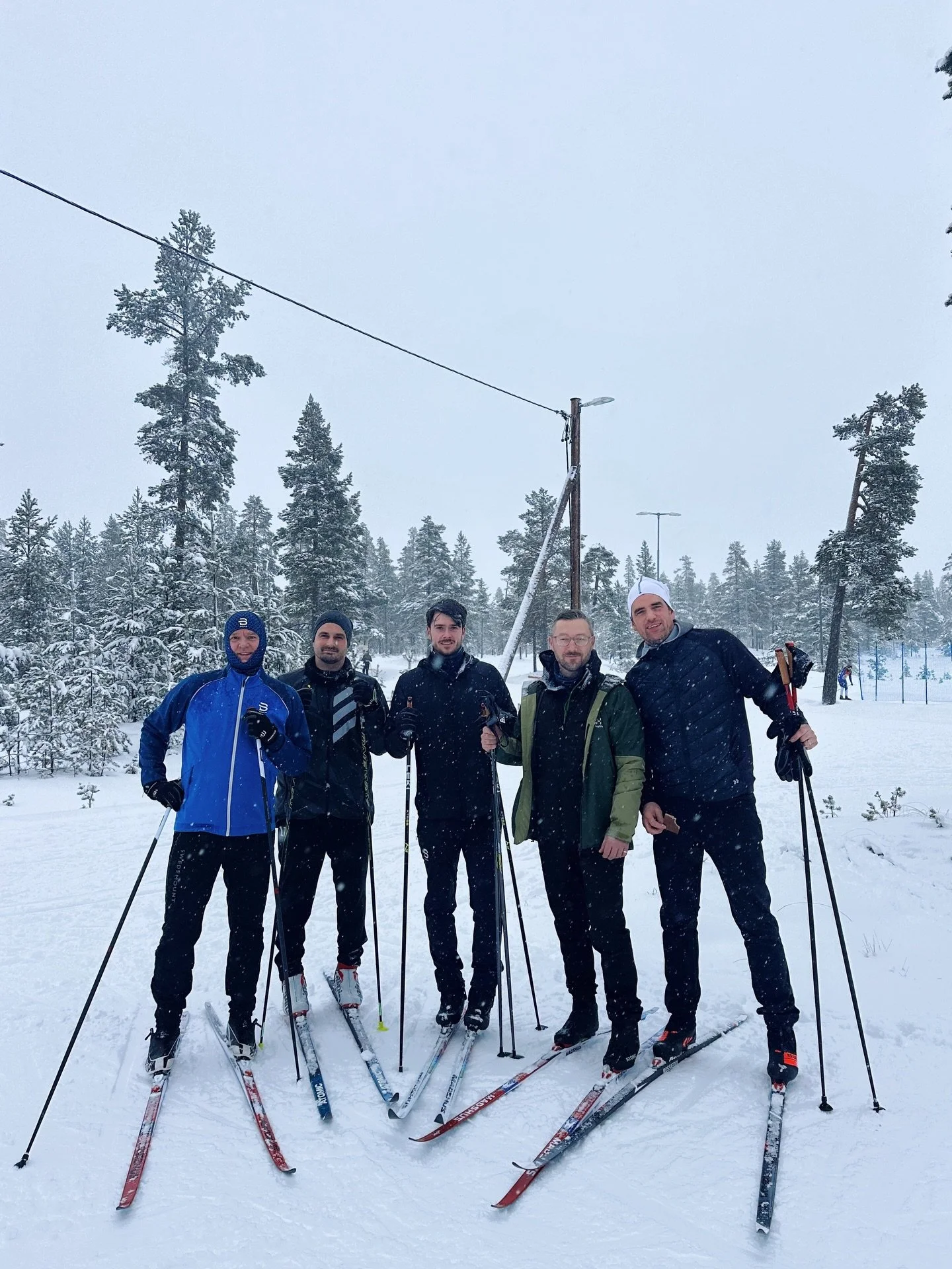 Stafettvasan med kollegorna🌟

Ig&aring;r hade jag n&ouml;jet att f&aring; h&aring;lla skidlektion f&ouml;r ett g&auml;ng kollegor som laddar inf&ouml;r Stafettvasan. 

&Auml;r ni anm&auml;lda? 
Ta med dig kollegerna eller kompisg&auml;nget till Idre