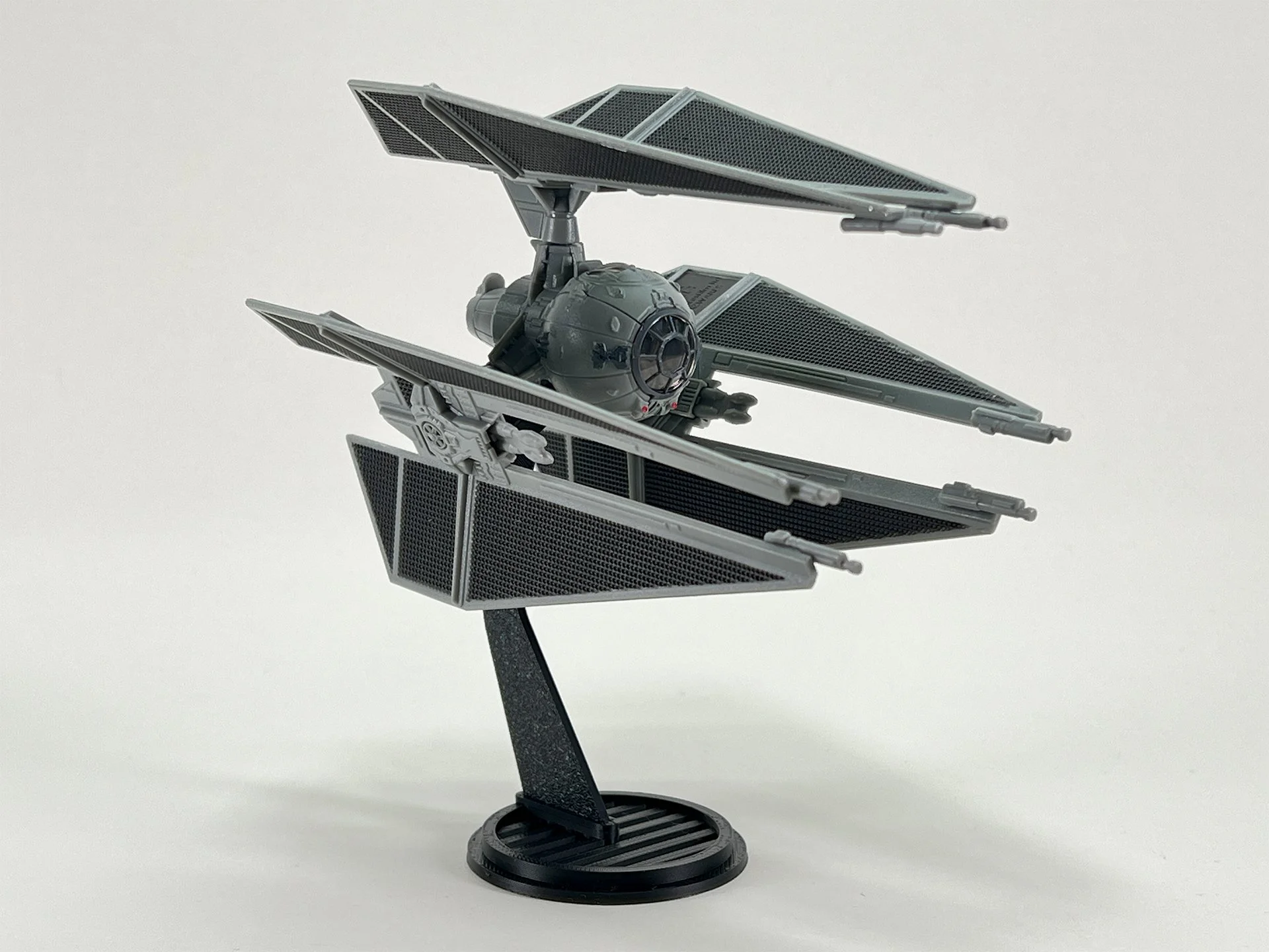 tie defender stand v1_0008_IMG_1594.jpg