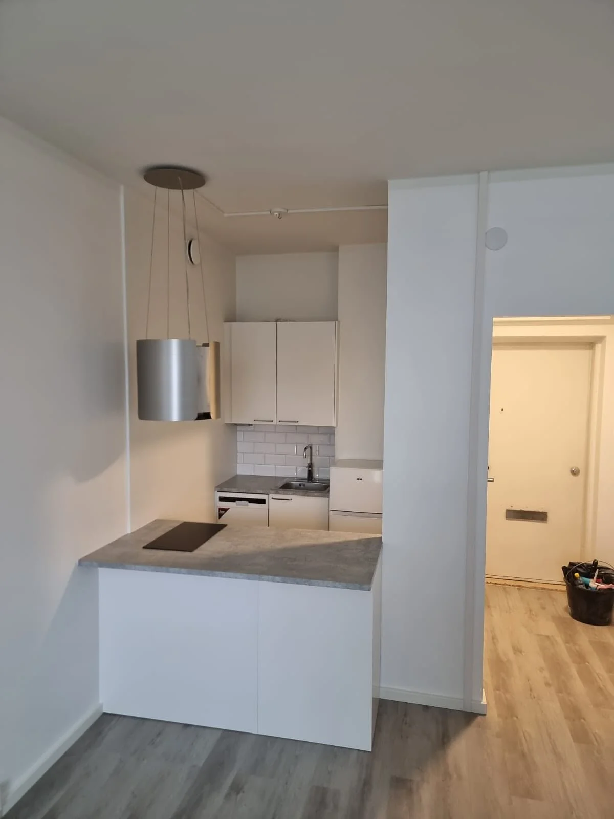 T&auml;ss&auml; kohteessa saatiinkin tehd&auml; isompi remontti aikalailla lattiasta kattoon 🗝️