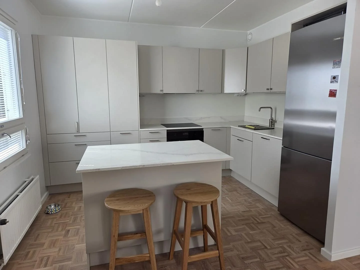 Upea ja ajaton keitti&ouml;kokonaisuus asiakkaalle 🤎

#herkulesyhtiot #helsinki #uusimaa #remontti #rakennusala #rakennusprojekti #keitti&ouml; #keitti&ouml;remontti #keitti&ouml;suunnittelu #keitti&ouml;inspiraatio #keitti&ouml;ss&auml; #keitti&oum