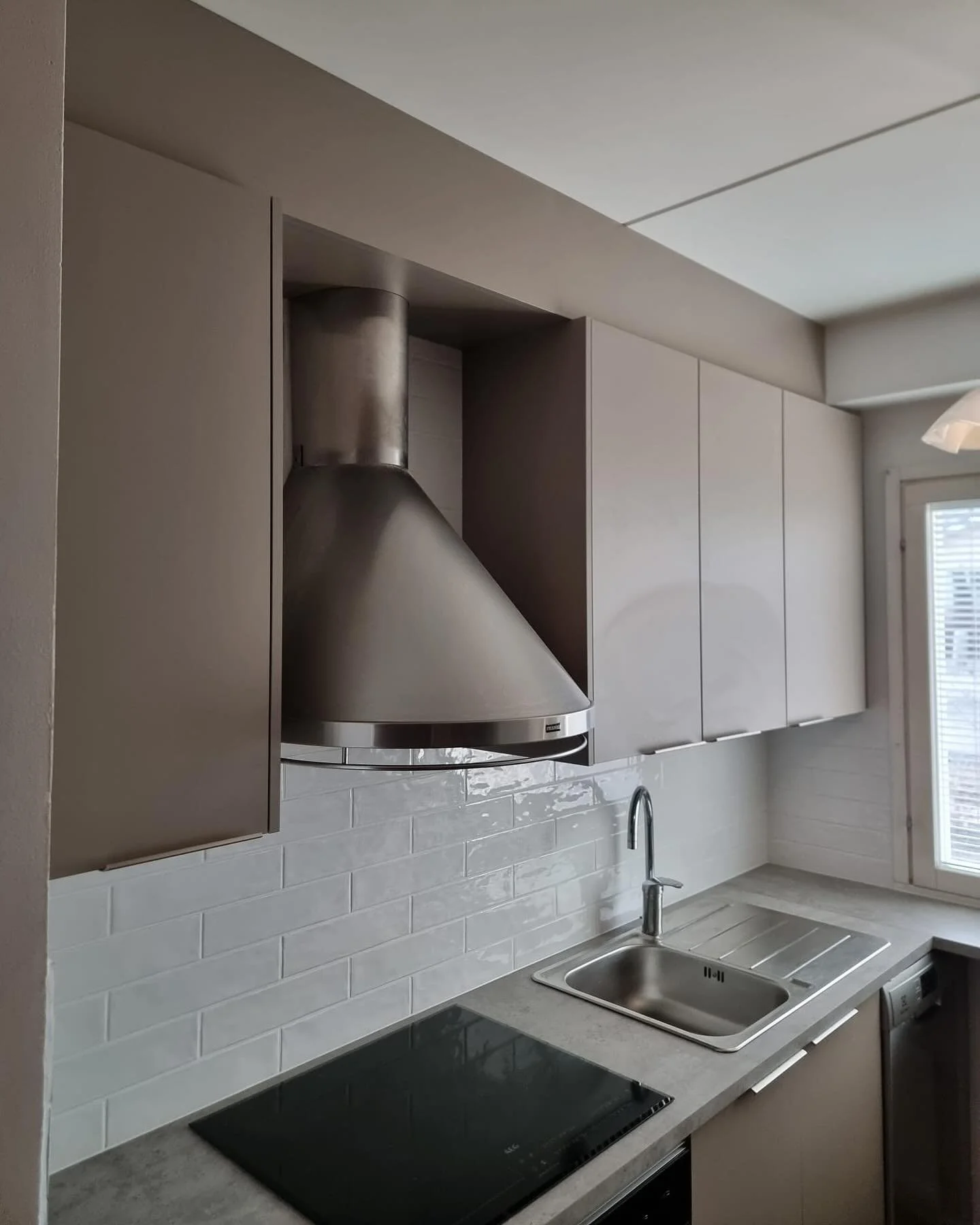 Kaunis beige keitti&ouml; 🤎

#parmakeitti&ouml; #keitti&ouml; #keitti&ouml;remontti #keitti&ouml;suunnittelu #keitti&ouml;inspiraatio #keitti&ouml;kalusteet #kalusteasennus #keitti&ouml;nsisustus