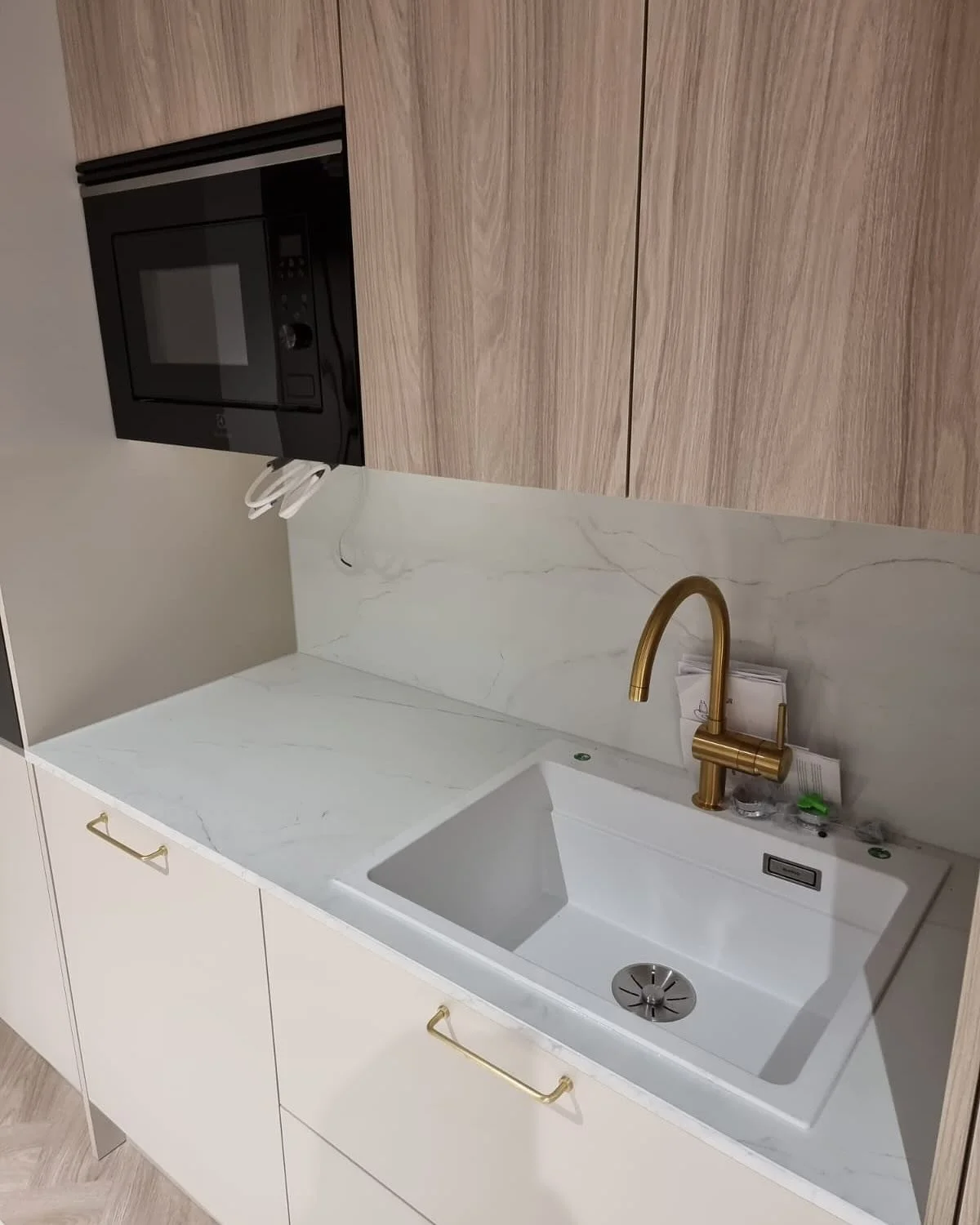 Loistokasta uutta vuotta 2025! ⭐️

#keitti&ouml; #herkulesyhti&ouml;t #uusivuosi #uusikeitti&ouml; #keitti&ouml;remontti #keitti&ouml;suunnittelu #keitti&ouml;inspiraatio #keitti&ouml;ss&auml; #keitti&ouml;kalusteet