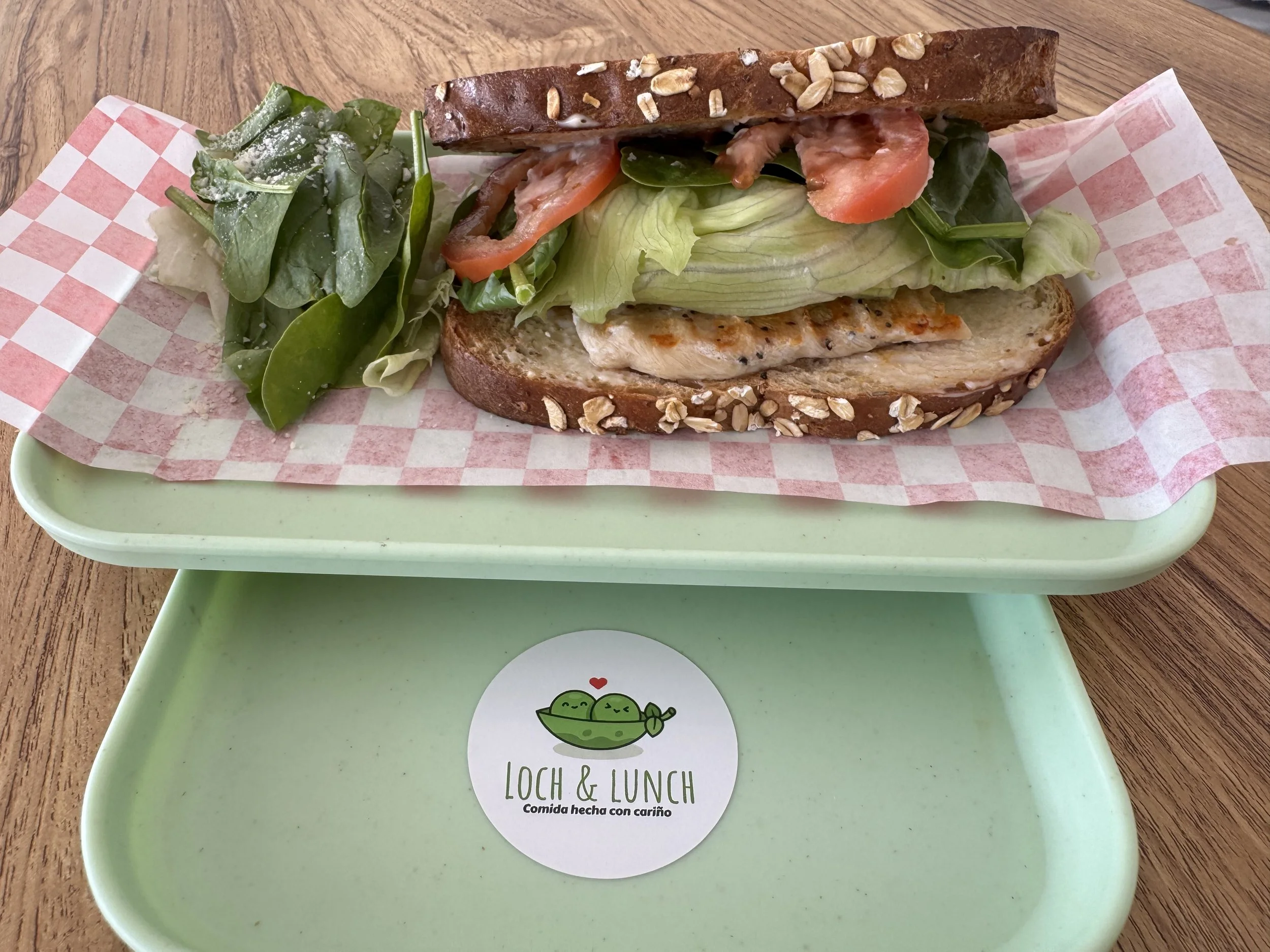 Sandwich saludable de pollo