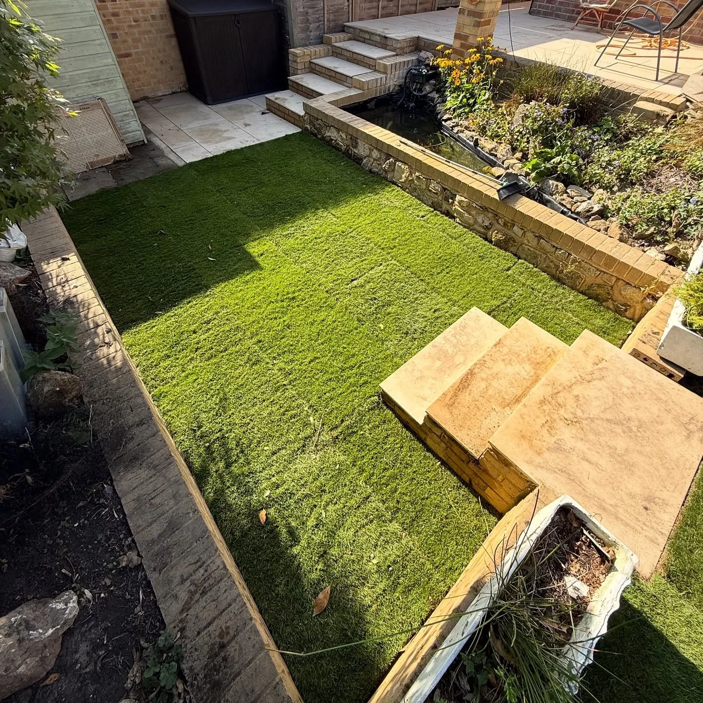 ✨ Fresh new look, big difference! ✨
A small returf can completely transform a garden, bringing it back to life with lush, healthy grass. 🌱👌
Sometimes it&rsquo;s the simple touches that make the biggest impact. 

_____________________________
Contac