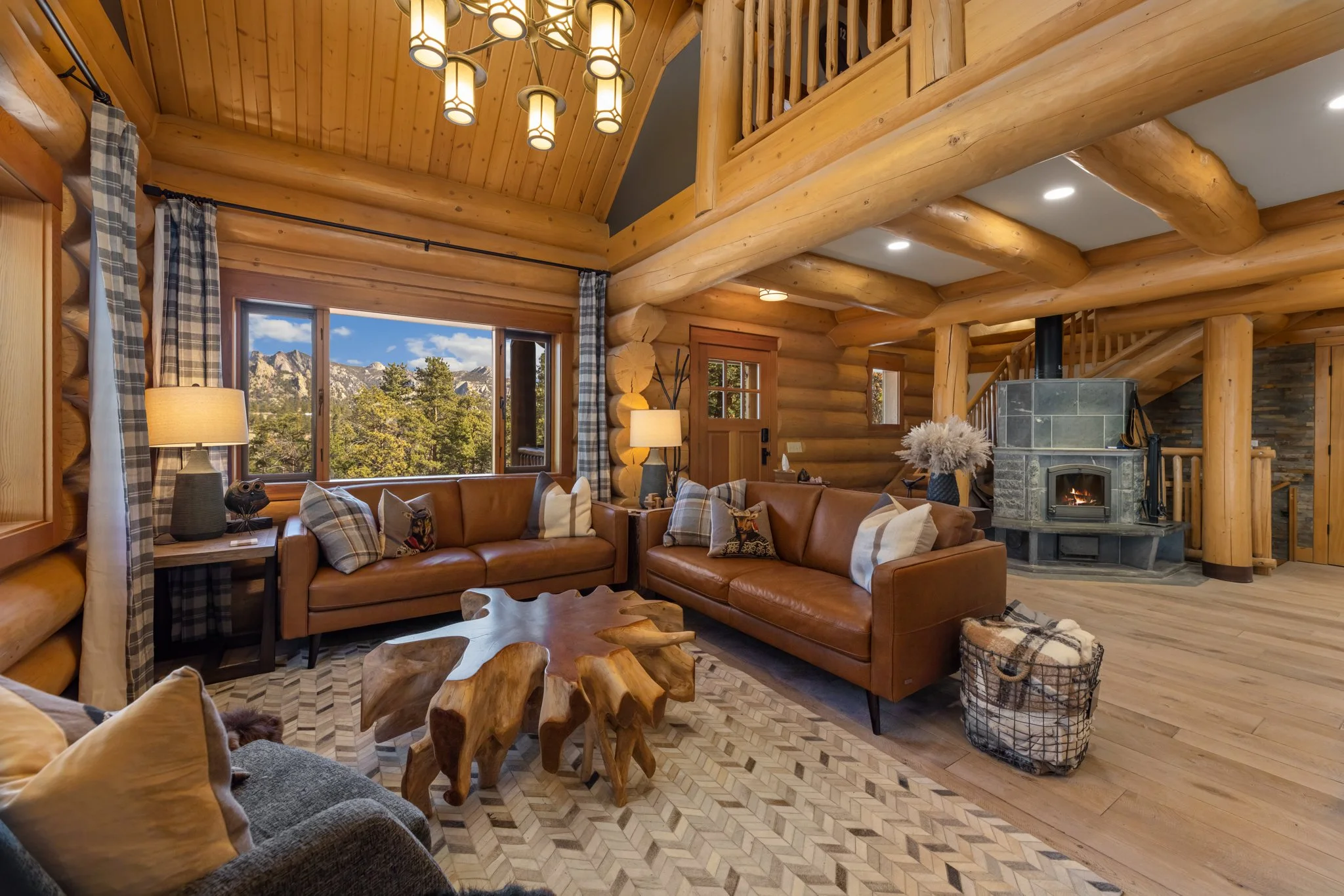 Home and Lens-03-2.jpg