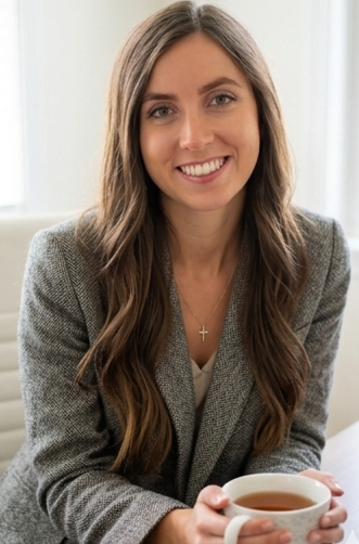 Hallie Orton, MSW, LICSW, Eating Disorder Therapy & Treatment, Anorexia, ARFID, Bulimia, Teen therapist, Minneapolis, St. Paul, Florida, Wisconsin, North Dakota, Minnesota, Christian Counseling, how to support someone with an eating disorder,