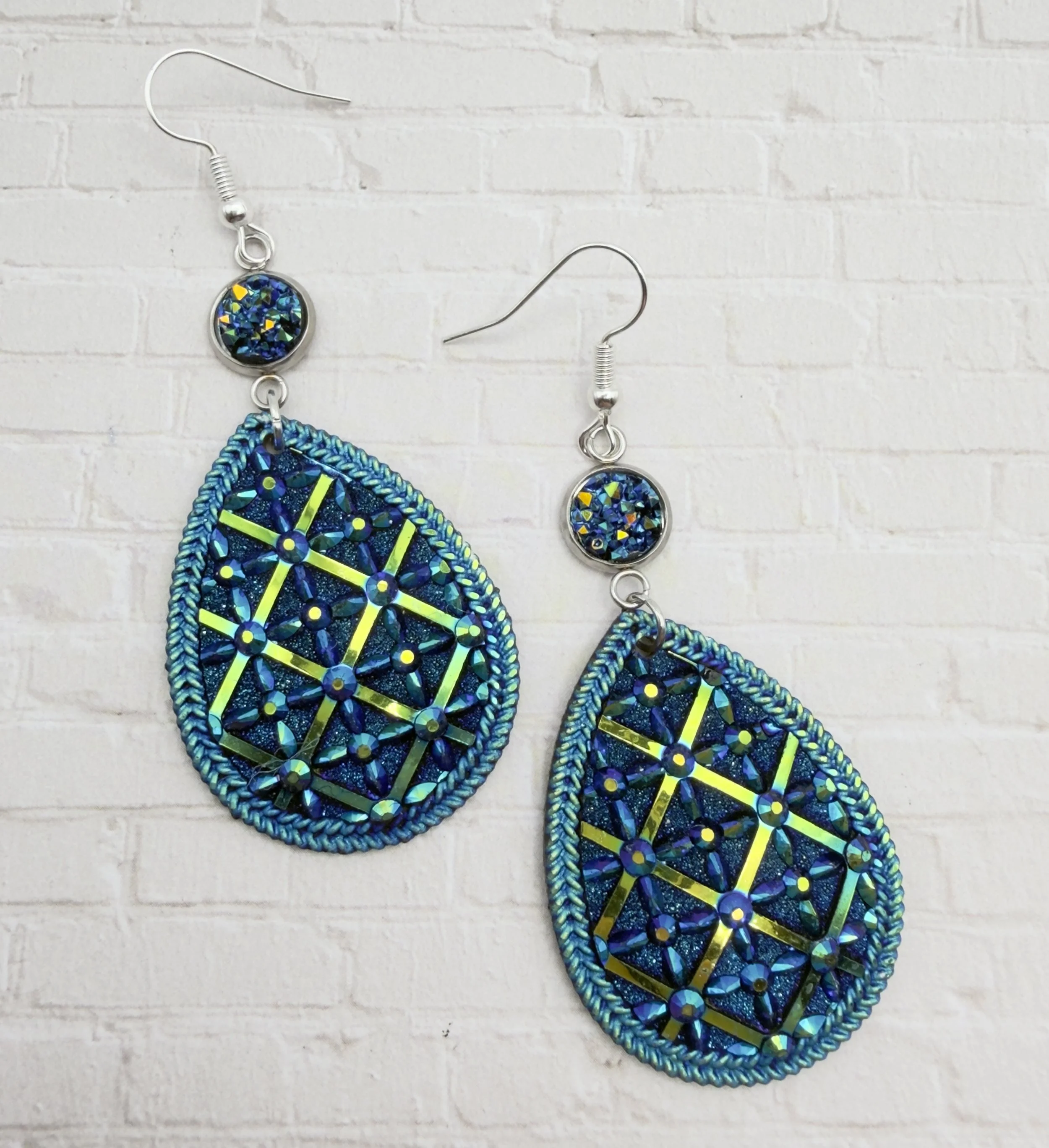 Luminous Teardrop Lattice Earrings