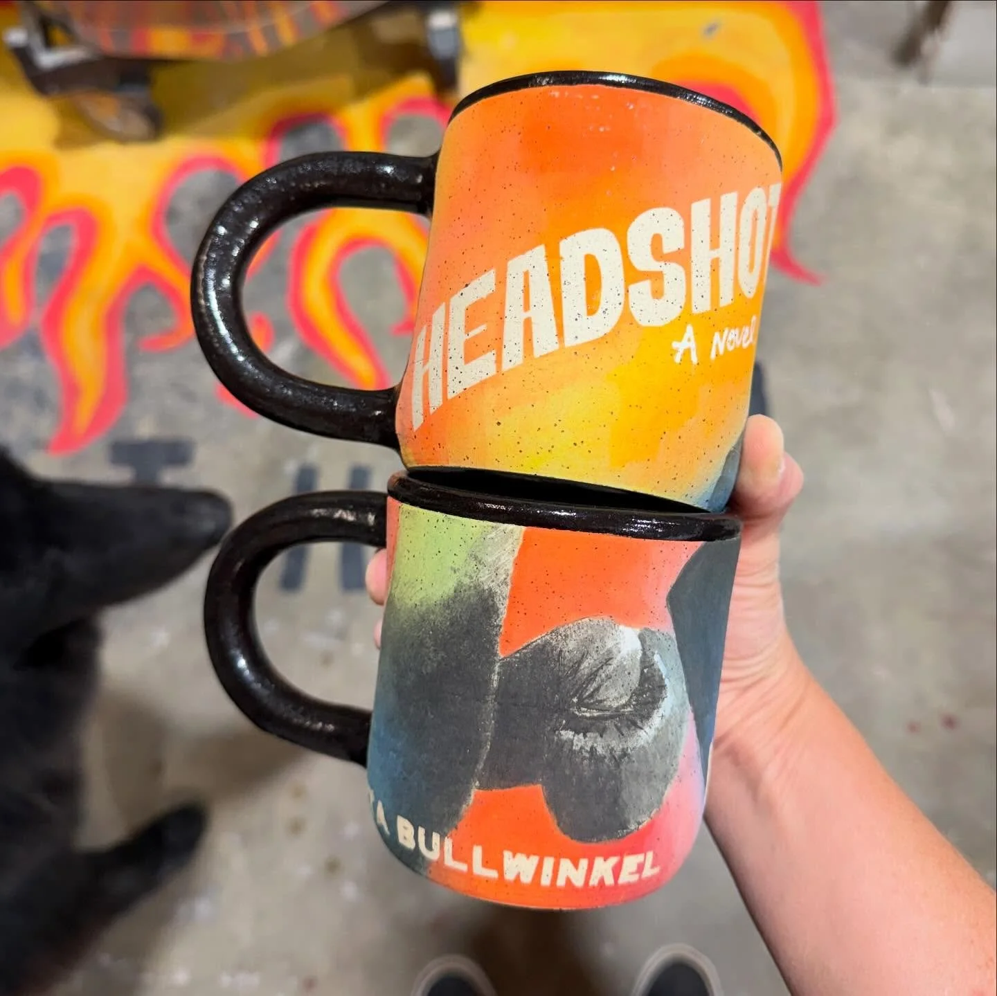 i *finally* finished the spring mugs for the visiting flagler writers in residence 🌞 these were a challenge that took me way too long to beat, but im happy with the results! 

swipe through for the cover art and some process pics!

thanks to @chhook