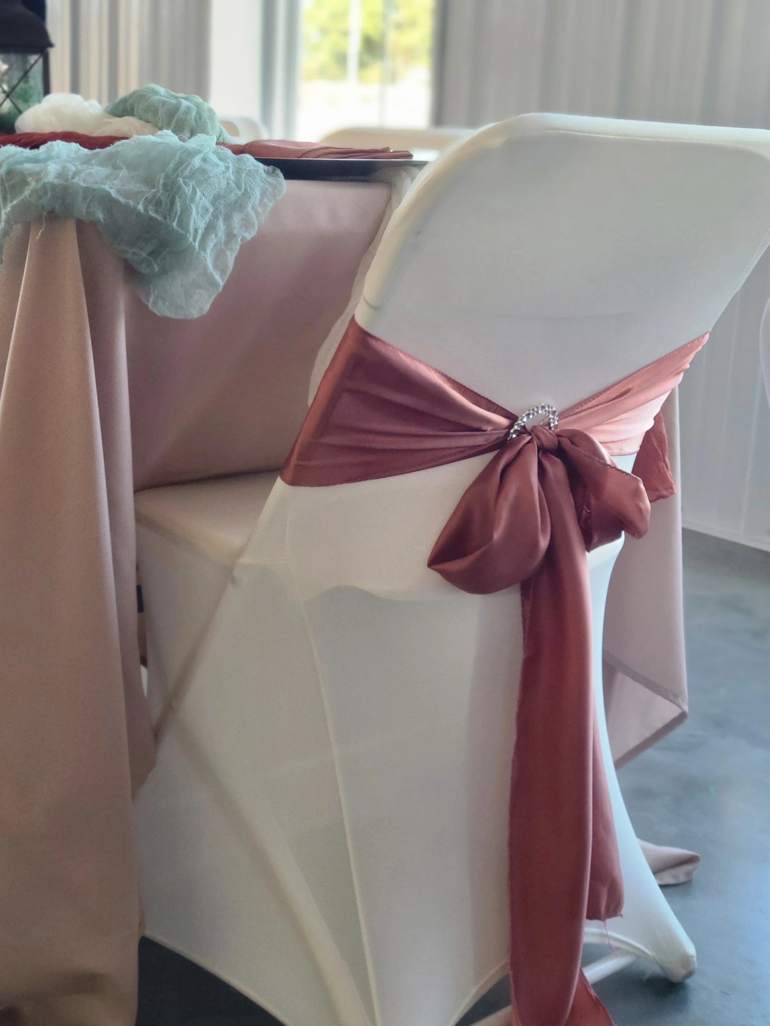 Elegant wedding reception setup at Hilton Farms LLC Wedding Venue in Owensboro Kentucky