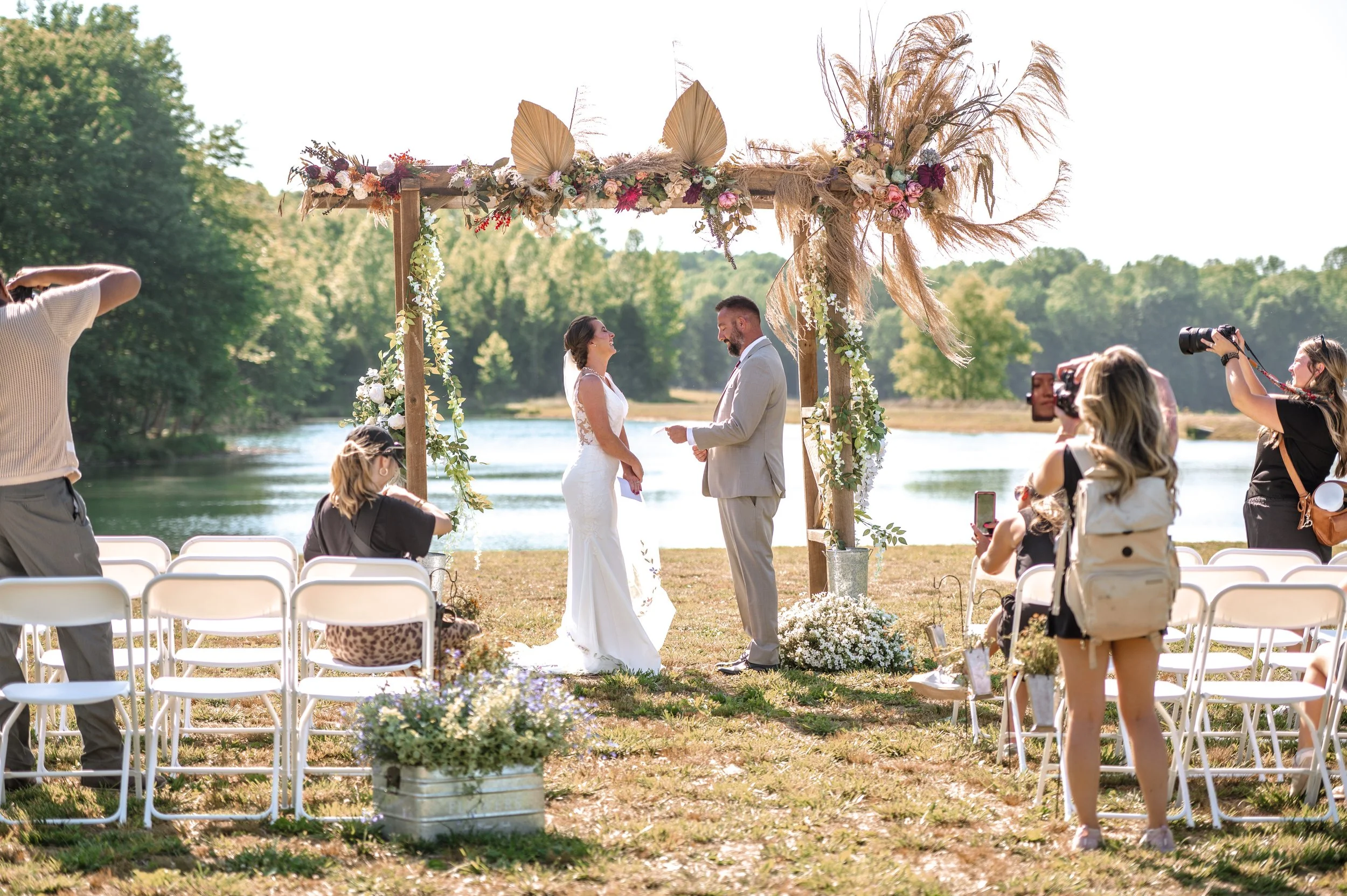 Outdoor wedding ceremony at Hilton Farms wedding venue in Western Kentucky