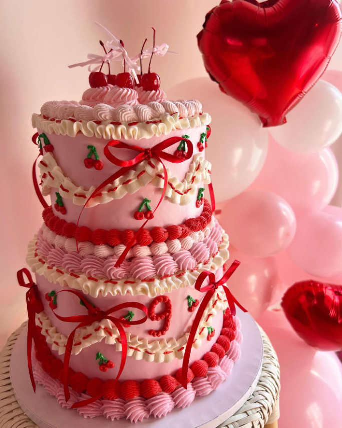 Custom tiered wedding cake displayed at Hilton Farms Wedding Venue in Owensboro Kentucky