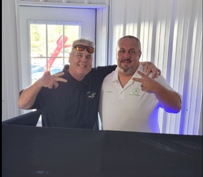 Best DJ in Western Kentucky at Hilton Farms Wedding Venue spinning the tracks