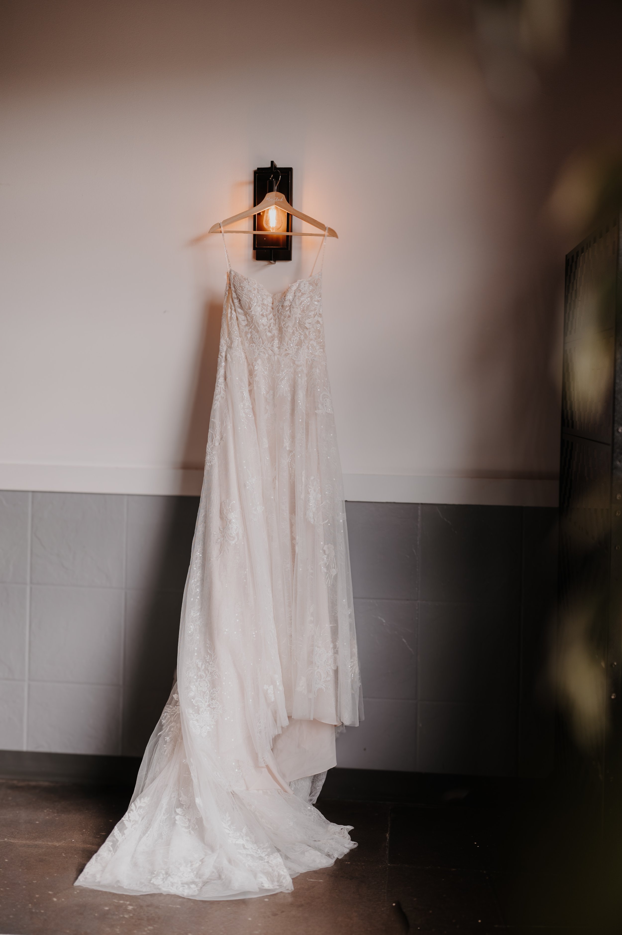 Wedding planner coordinating vendors and timeline for an Owensboro Kentucky wedding