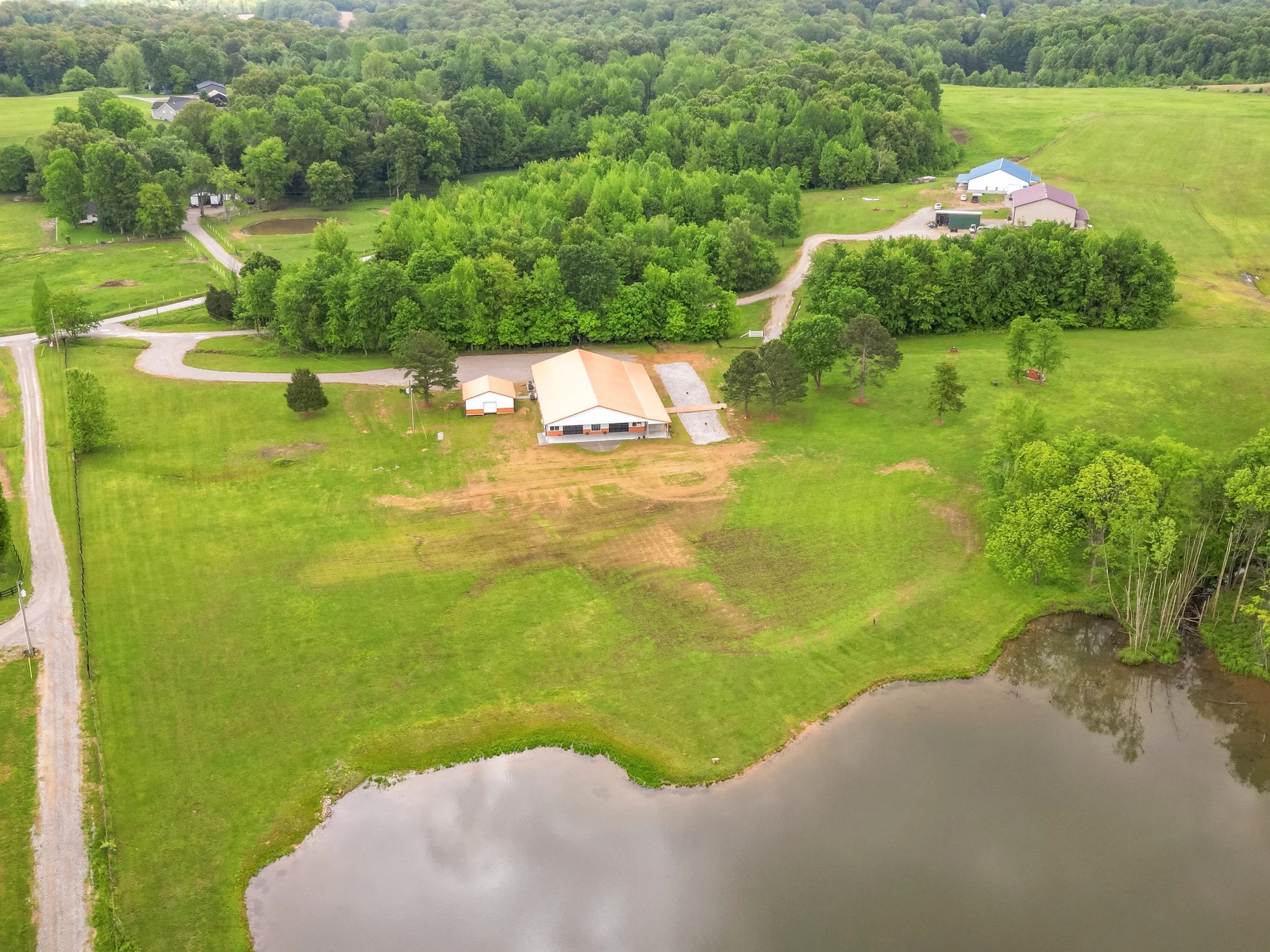 How to save money on a wedding  Wedding budget planning Kentucky  Inclusive wedding venues near Owensboro KY