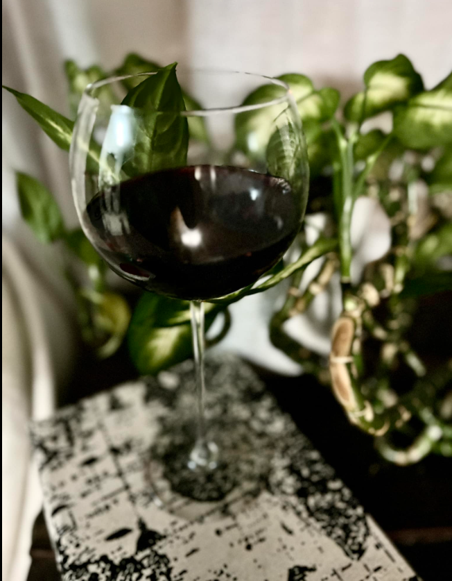 Professional bartender service ensuring compliant alcohol service in Kentucky