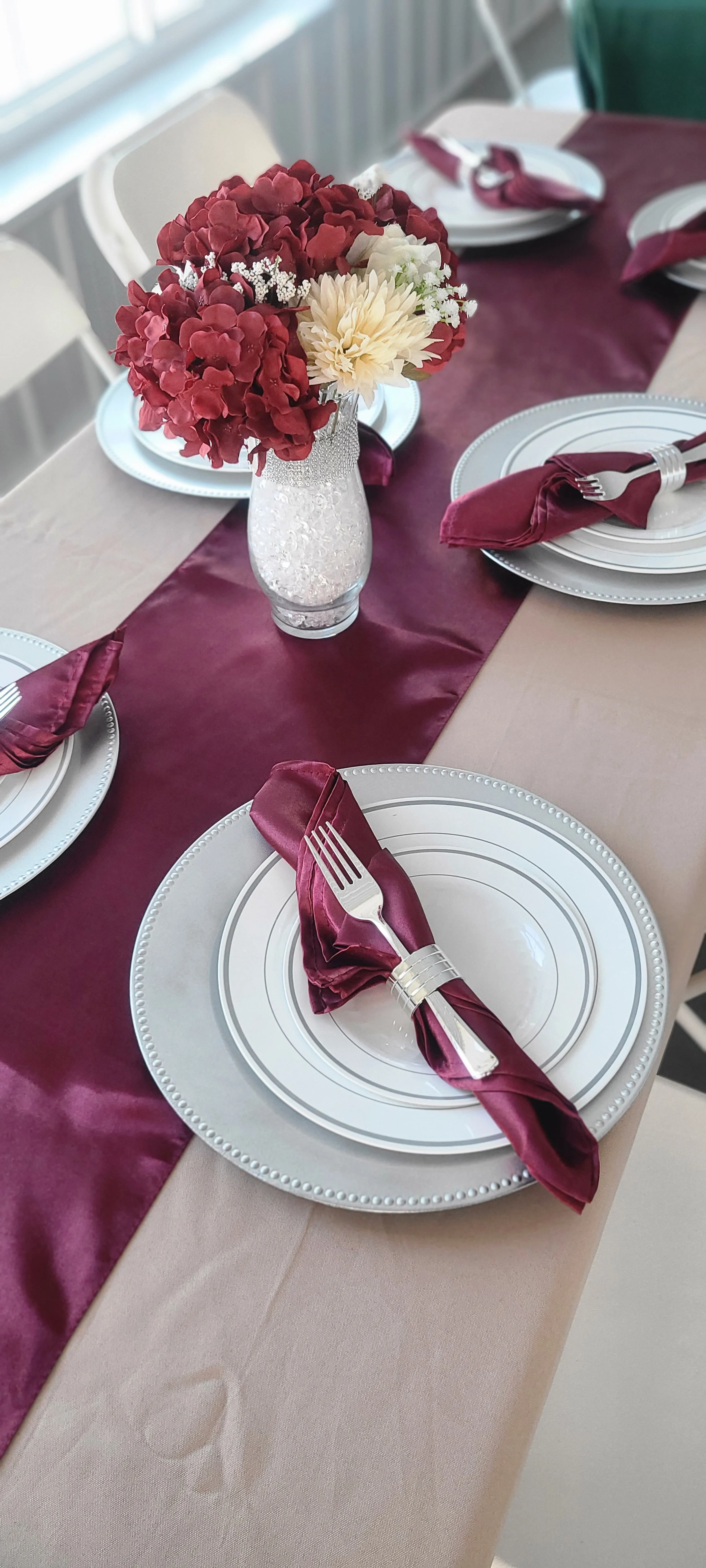 Family owned wedding venue in Kentucky with bold wedding decor