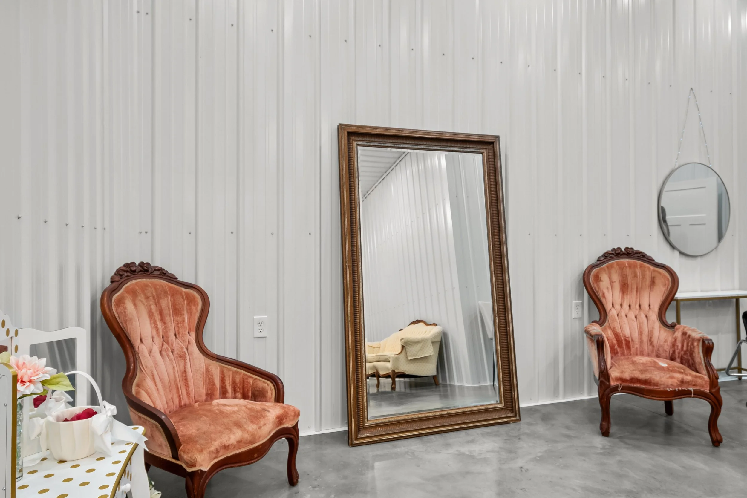 Owensboro bridal suite large floor length mirror antique chairs brown wood trim flower girl vanity white couch mirrors for hair and makeup