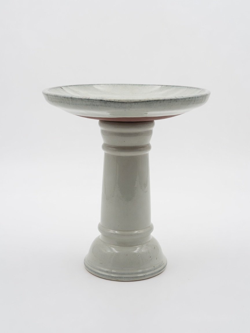 Black_Outdoor_Bird_Bath-White.jpg