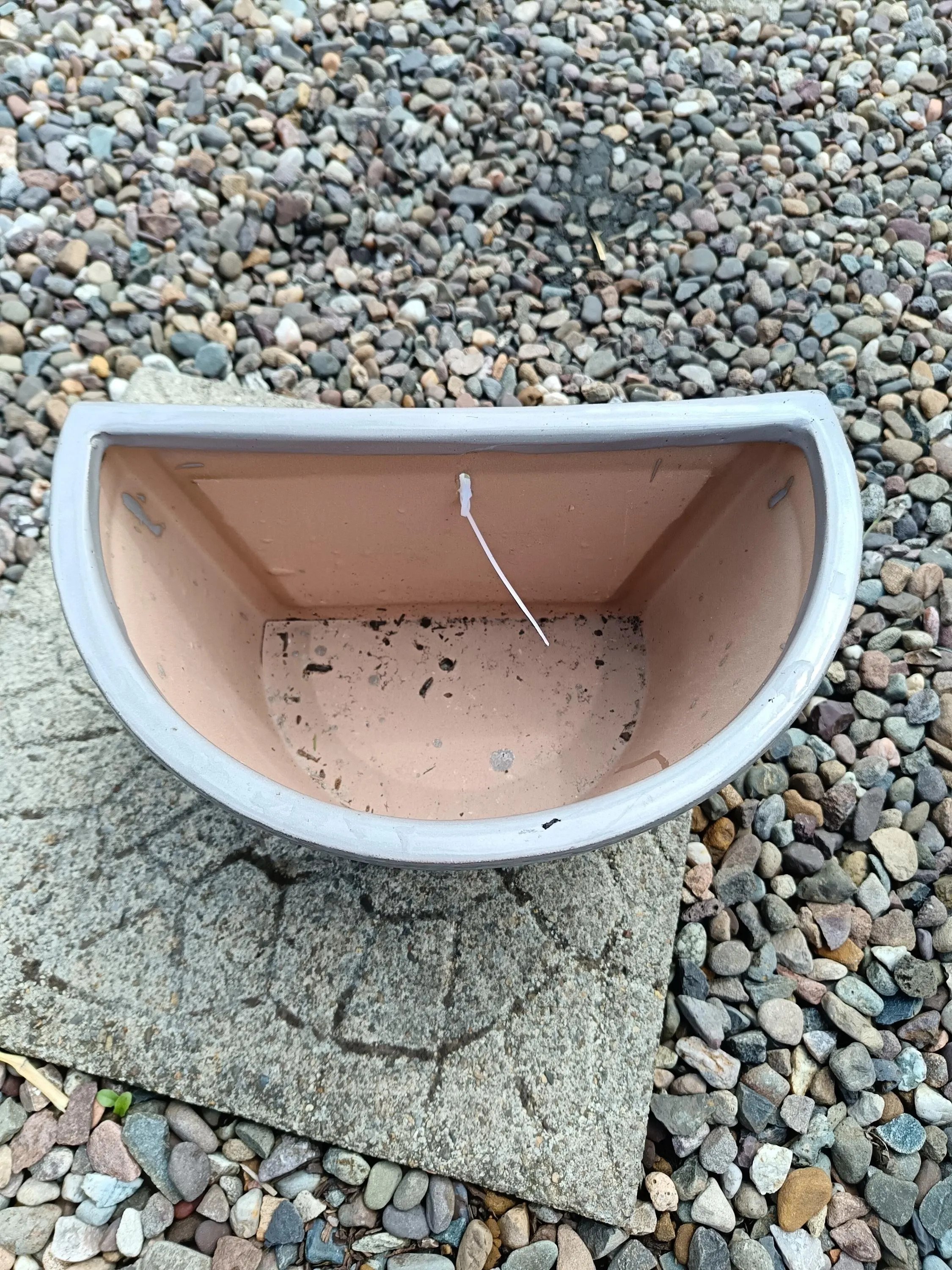 Ceramic_Grey_Wall_Planter-1.jpg