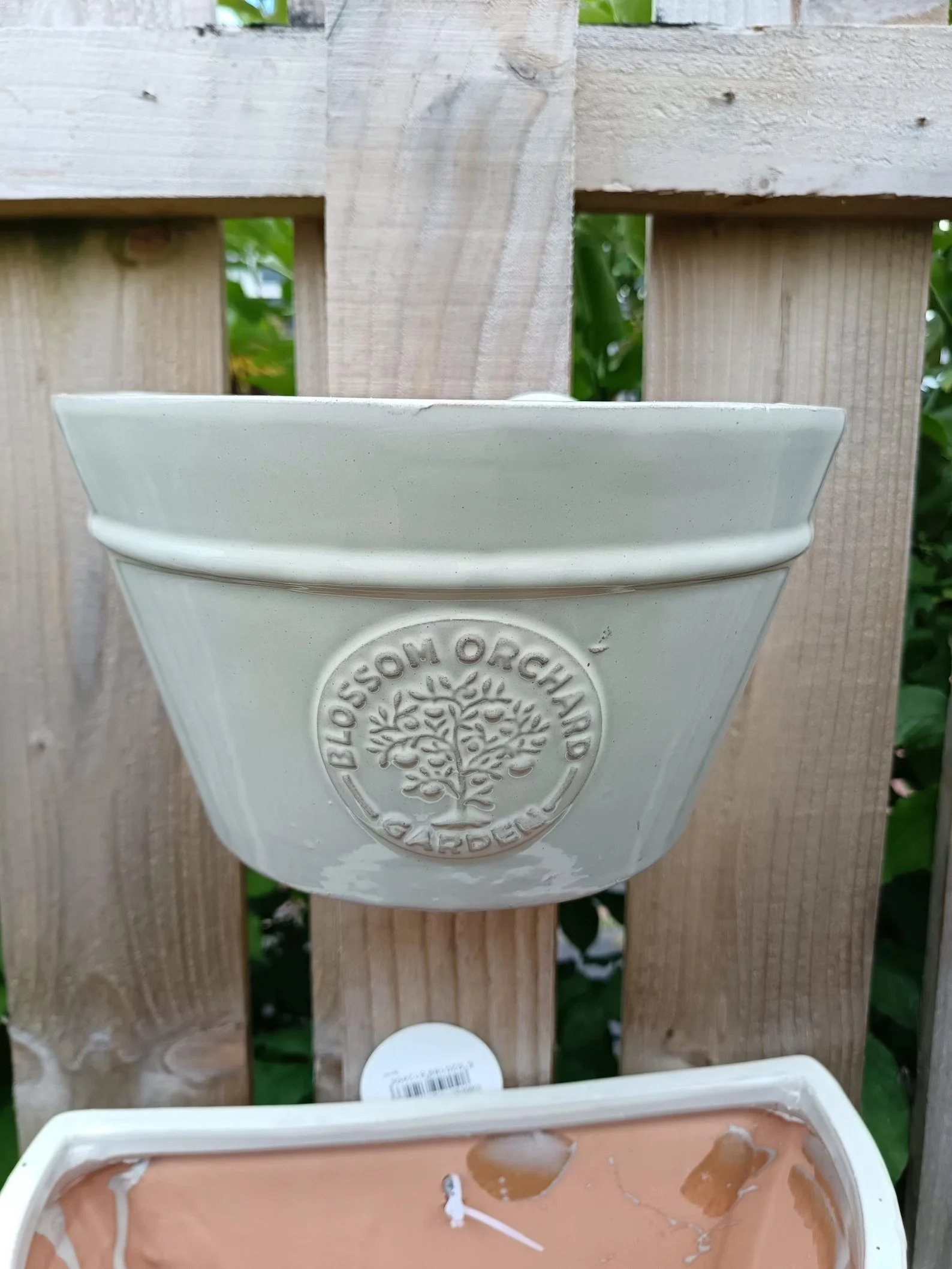 Ceramic_White_Wall_Planter-2.jpg