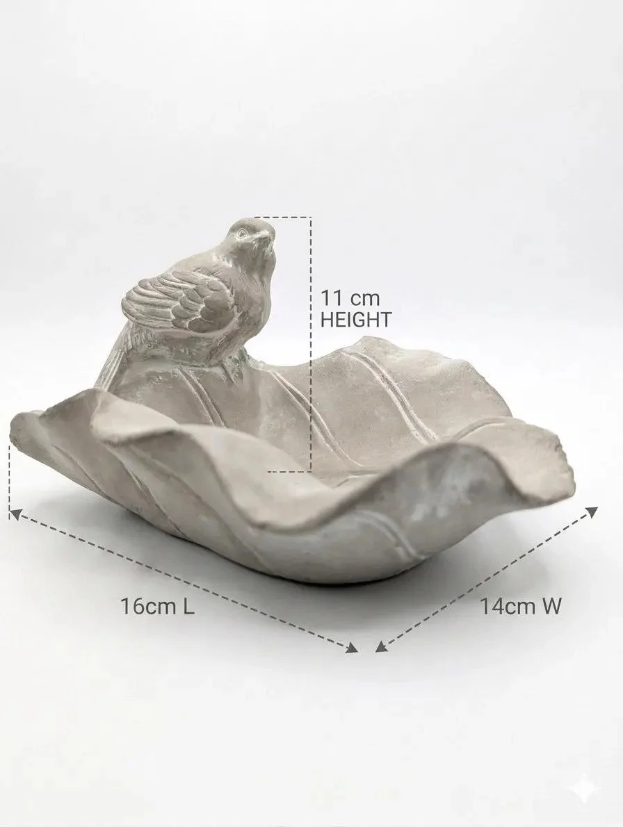 Stone_Lovebird_Birdbath-1.jpg