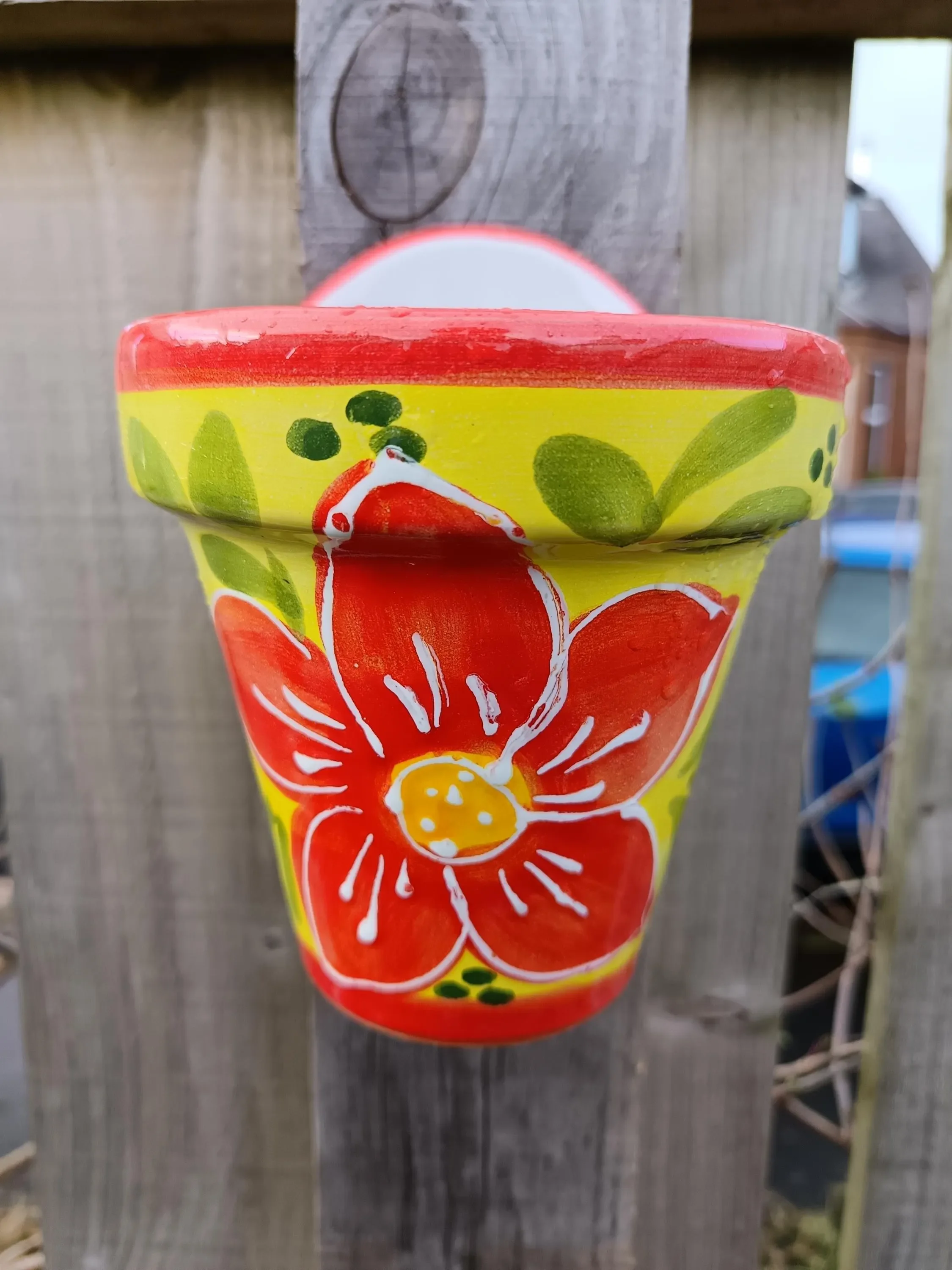 Spanish_Wall_Pot-Red-Sunflowers.webp