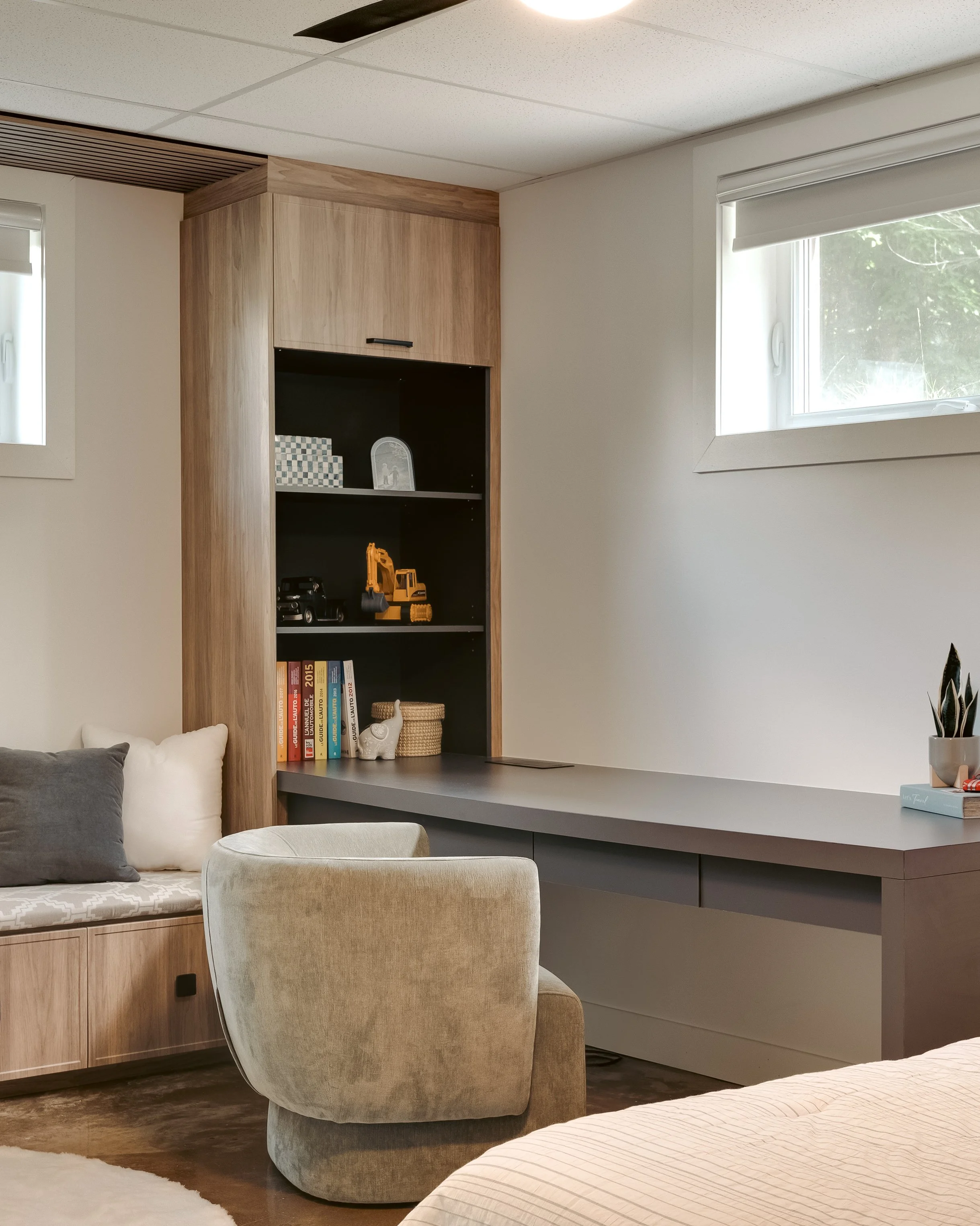 bureau sur mesure, custom cabinet