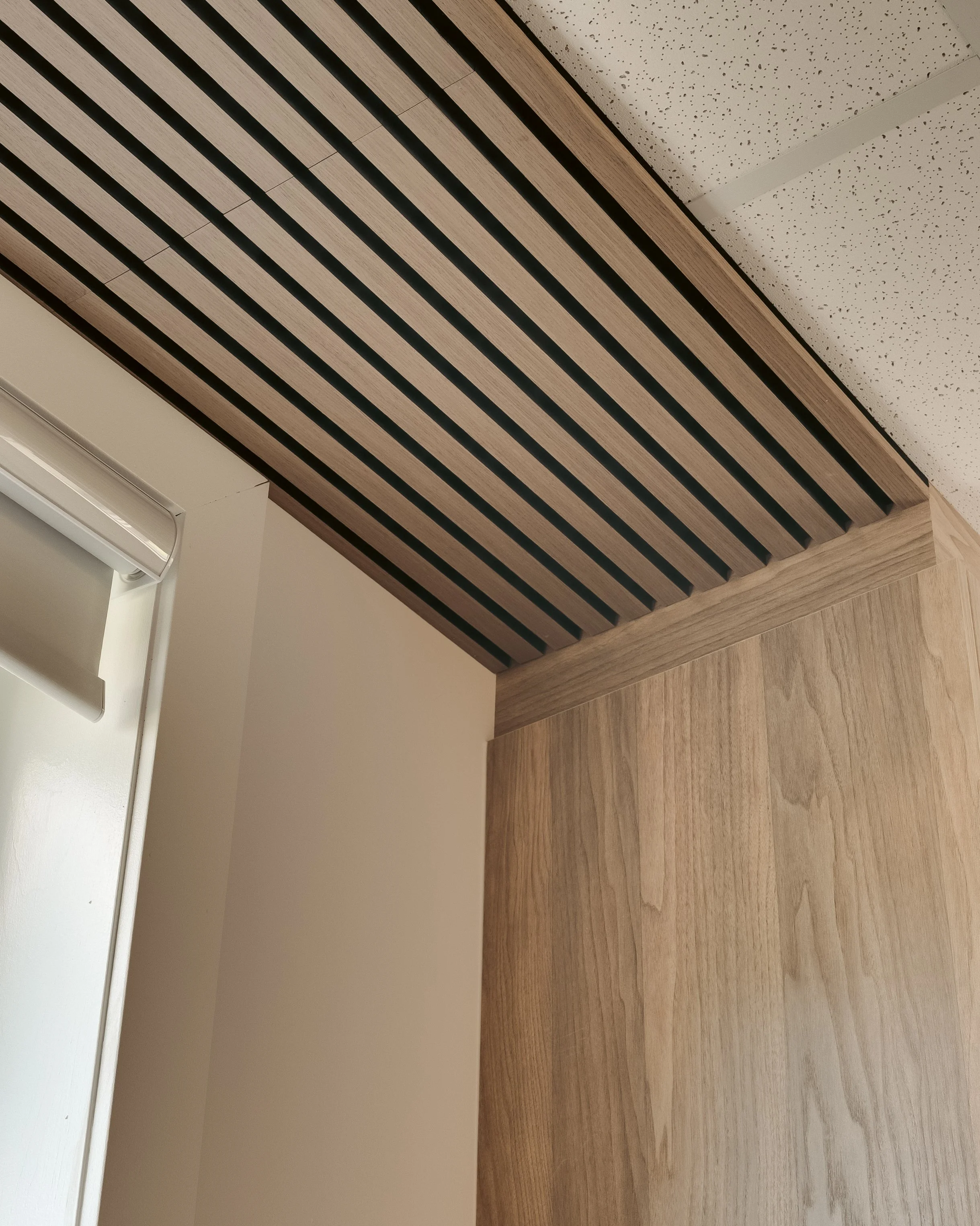 latte de bois, cabinet sur mesure