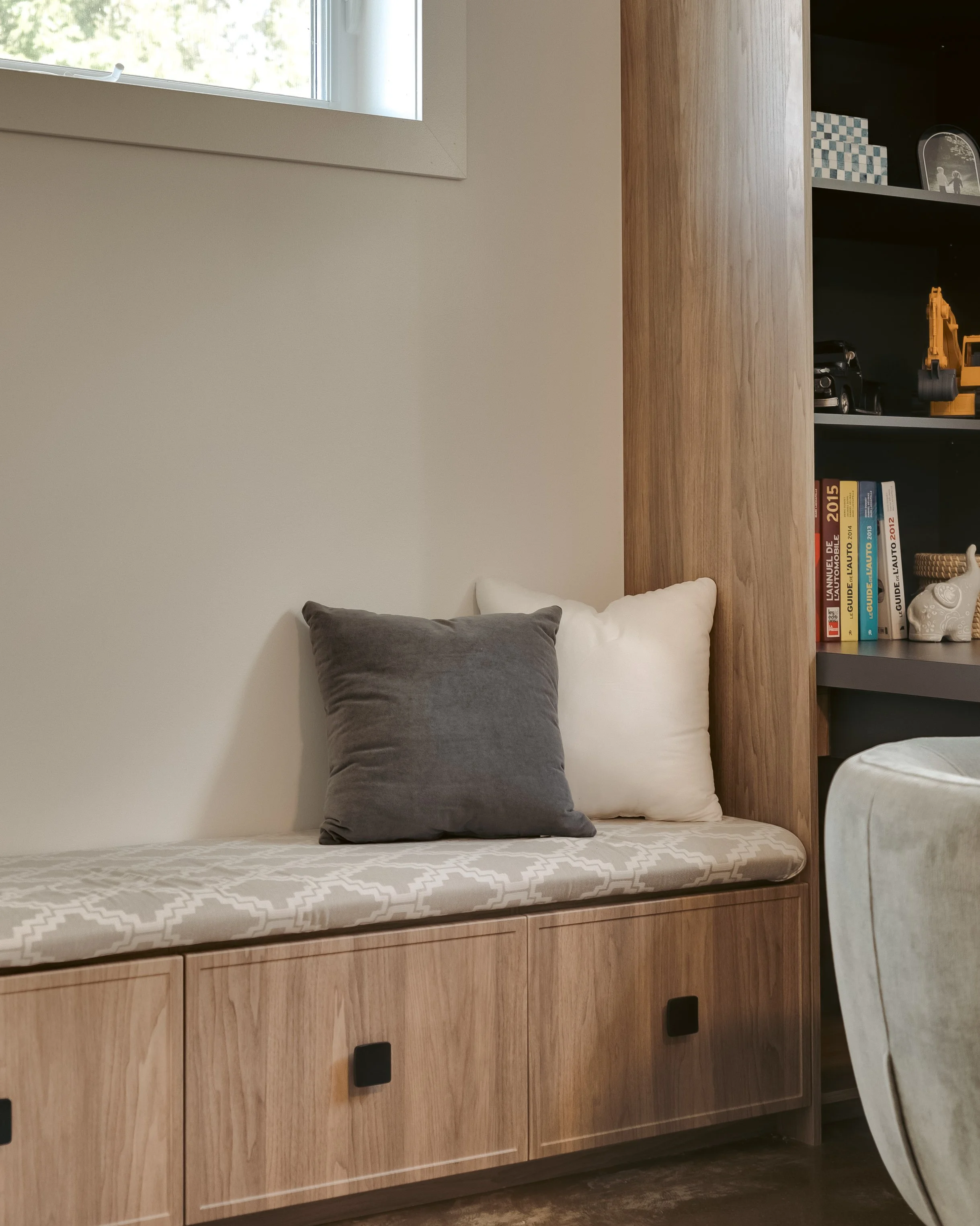 custom cabinet, banquette chambre d'enfant