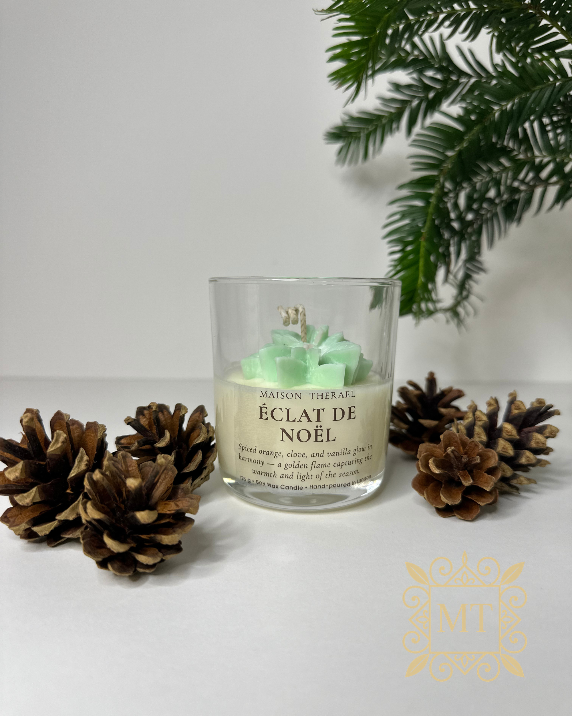 éclat-de-noel-soy-candle-maison-therael-1.png