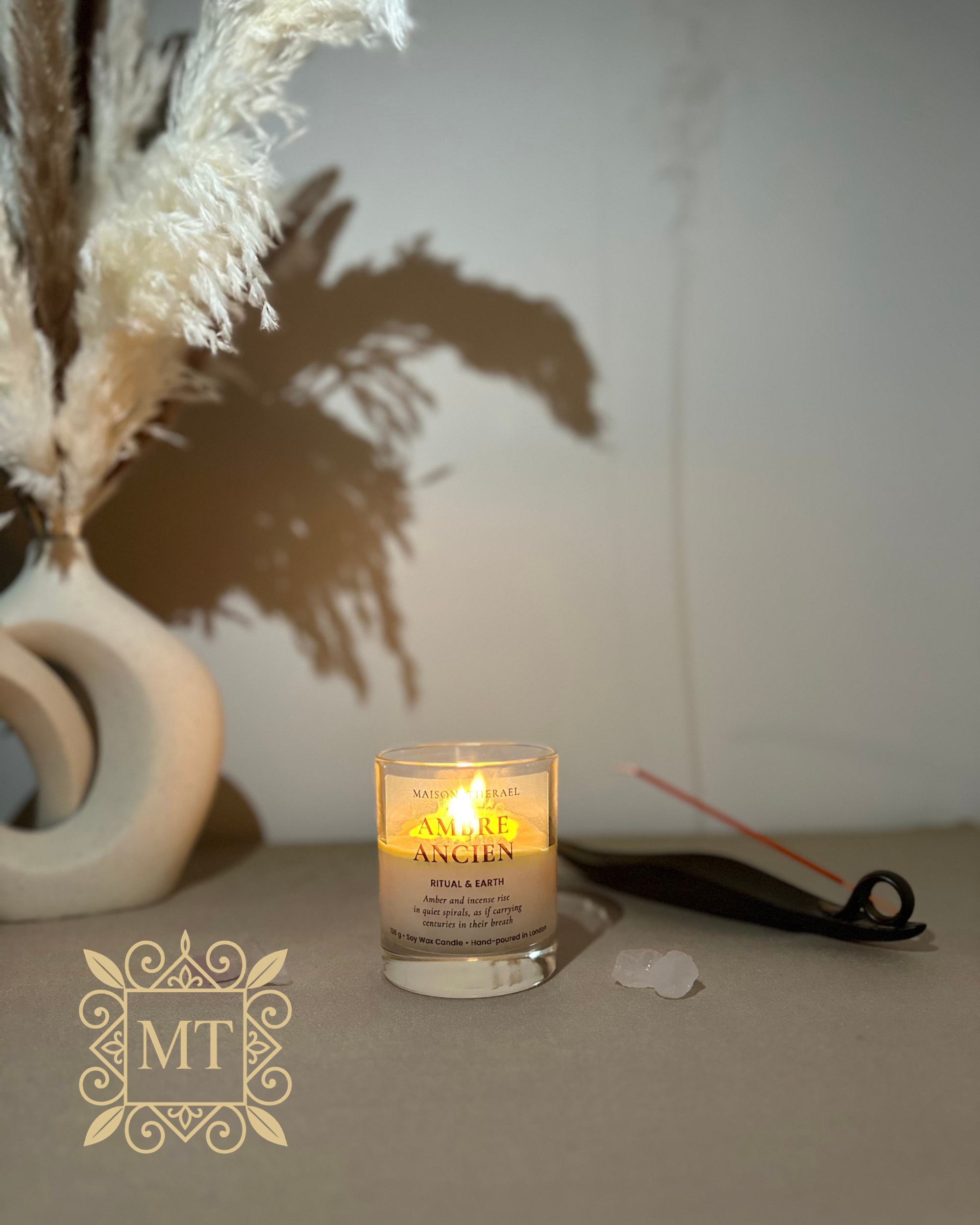 ambre-ancien-soy-candle-maison-therael-19.png