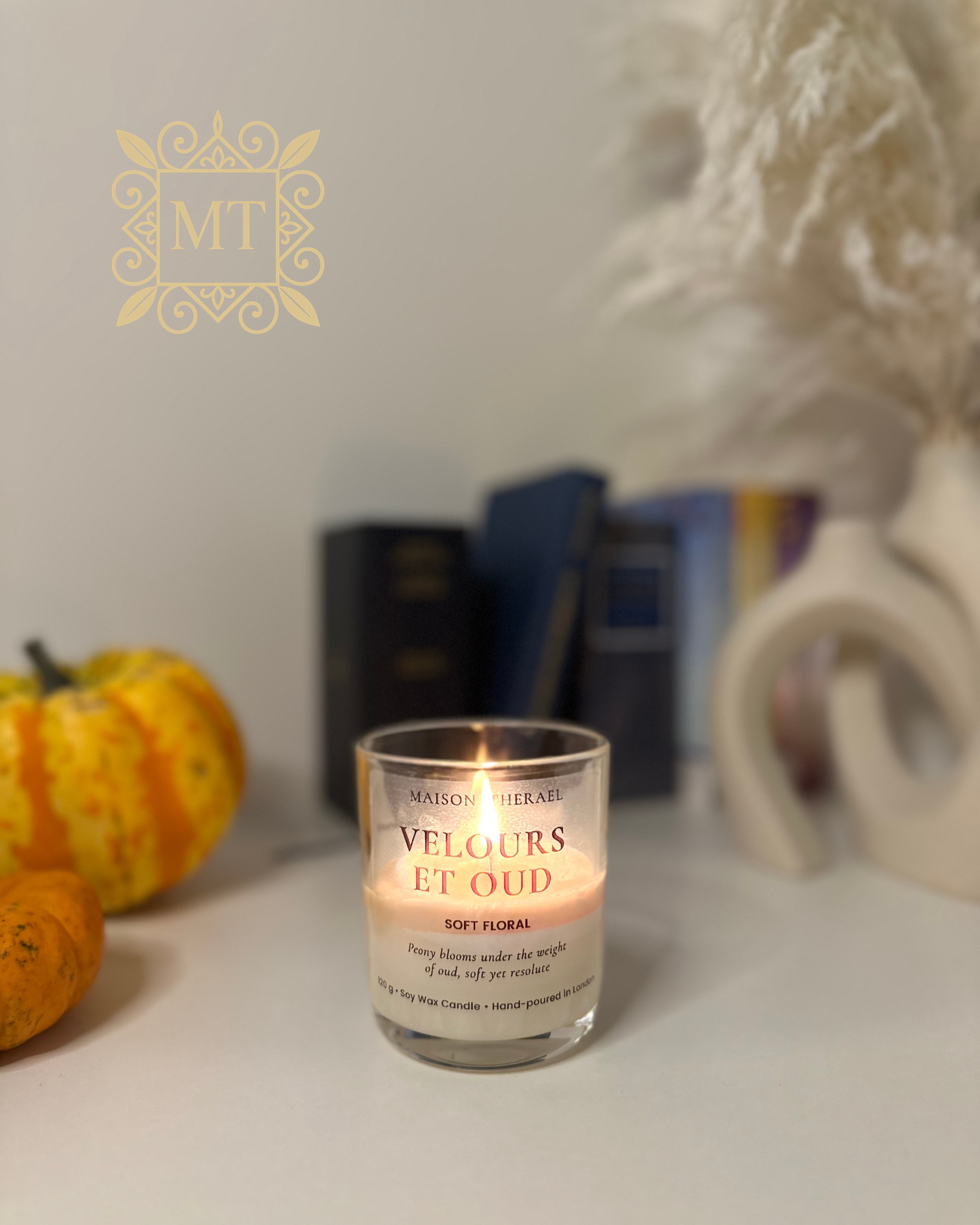 velours-et-oud-soy-candle-maison-therael-15.png