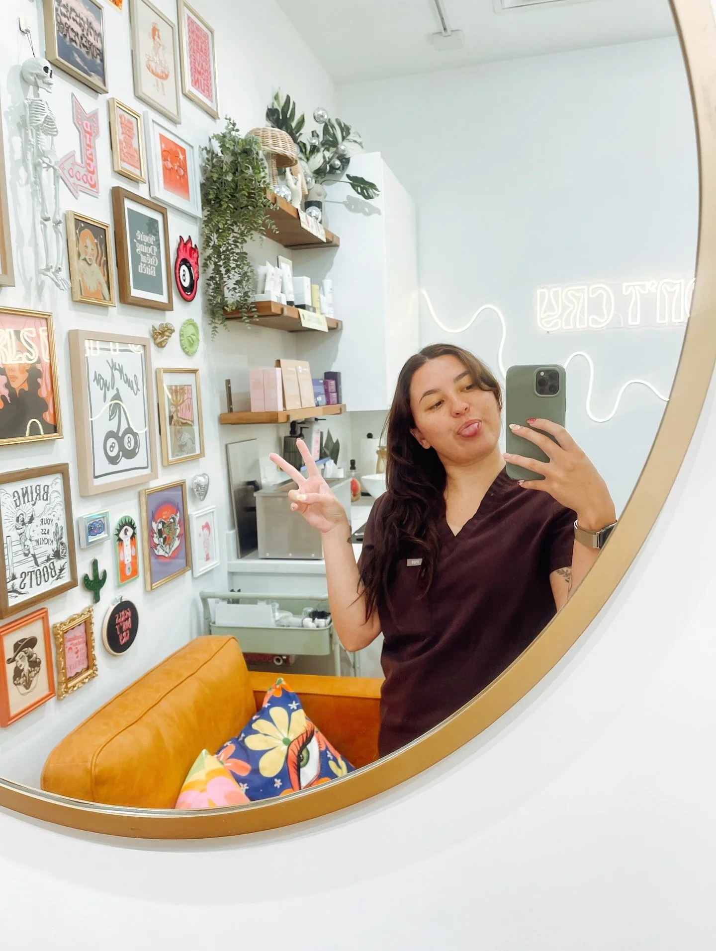 Little July recap ☀️
This month was full of Hawaii, time at the studio, Palm Springs girls day, good food, good books and celebrating my 8 year anniversary 🩷 
Thank you all for giving me great days at work and also days to recharge outside too 🥰
