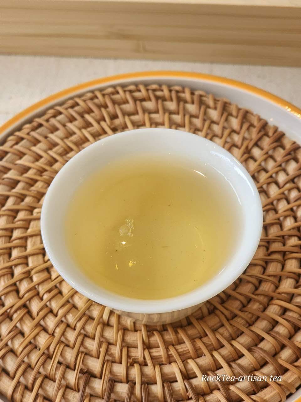 A warm, comforting and toasty notes of roasted barley tea, perfectly served hot to cut through heavy grease and ease digestion after a rich BBQ meal.