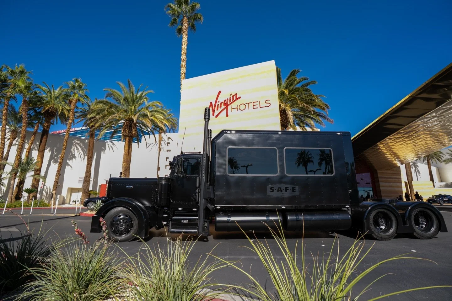 When God opens doors, you arrive prepared. 💪

New levels.
Same discipline.
All glory to Him.

#riglife #heavydutybuild #groundedandfocused 
#craftedstrong #allglorytogod