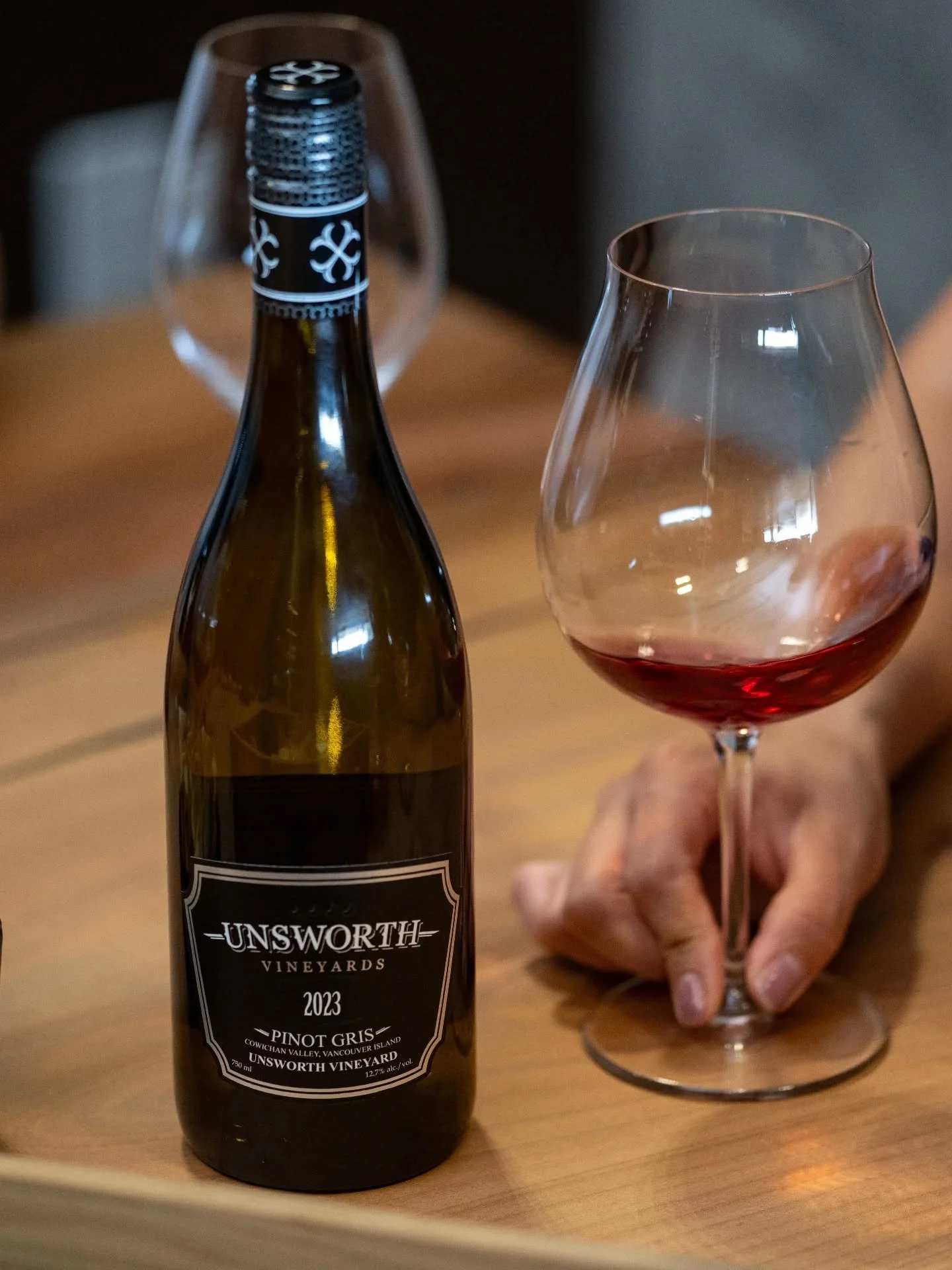 [Unwind at Unsworth]

Looking to unwind after a long week? Join us in the Tasting Room at Unsworth. Open daily from 11am - 5pm. Reservations are recommended - link in bio. 

Walk-in tastings are on a first come, first serve basis.

#explorevancouveri