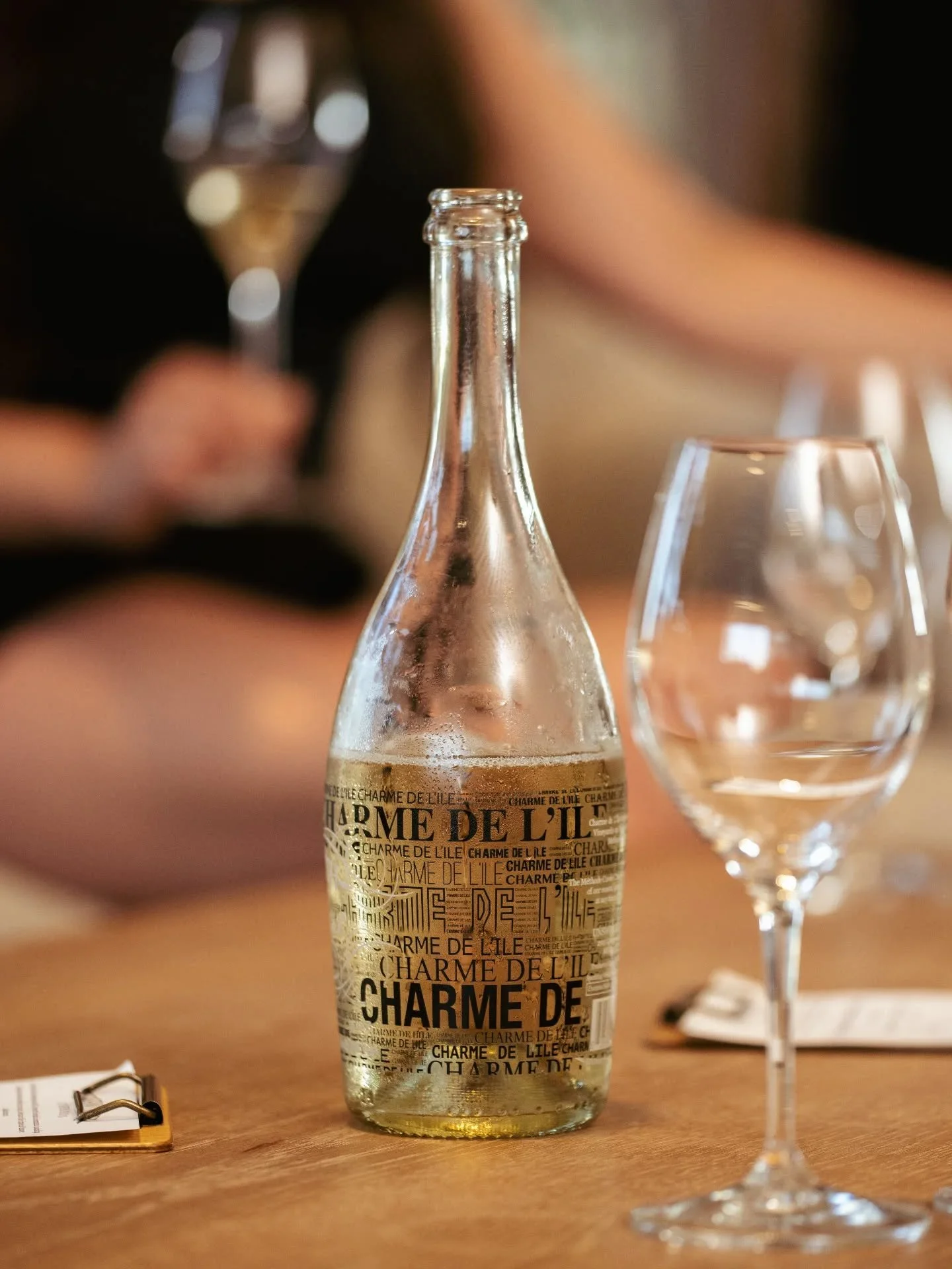 [The Gift of Experience]

Often times the best gift is time spent together. Give the gift of an unforgettable experience, here in the Tasting Room at Unsworth. Raise a glass, catch up and experience the alluring beauty of the Cowichan Valley.

Our Ta