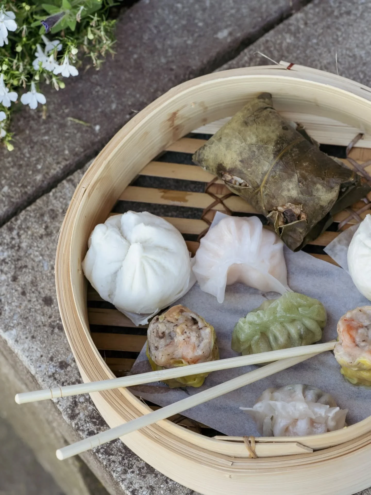 [Dim Sup Pop Up]

Join us at Unsworth Tasting Room Saturday April 25th and Sunday April 26th for our much anticipated return of our Dim Sum Pop-up from 11am to 5pm. We are thrilled to once again welcome Sommelier and Dim Sum Chef Van Doren Chan from 