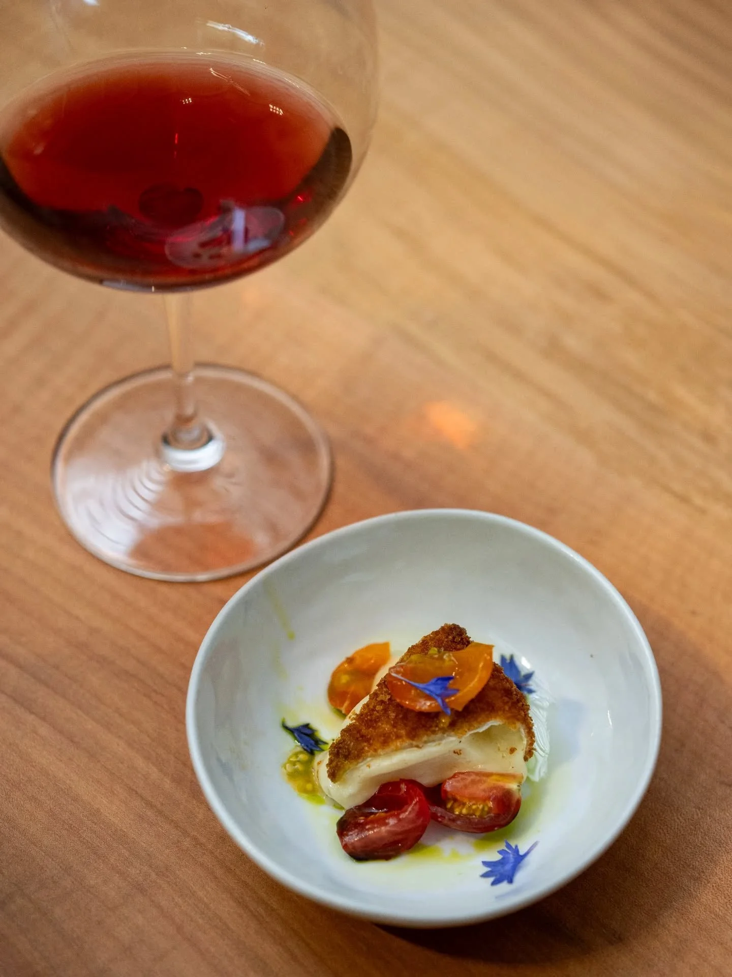 [Fridays are for Wine]

Happy Friday, friends! Rewind and relax in our beautiful Tasting Room this weekend where we invite you to choose from a range of guided Tasting Experiences and immerse yourself in the alluring beauty of the Cowichan Valley. 

