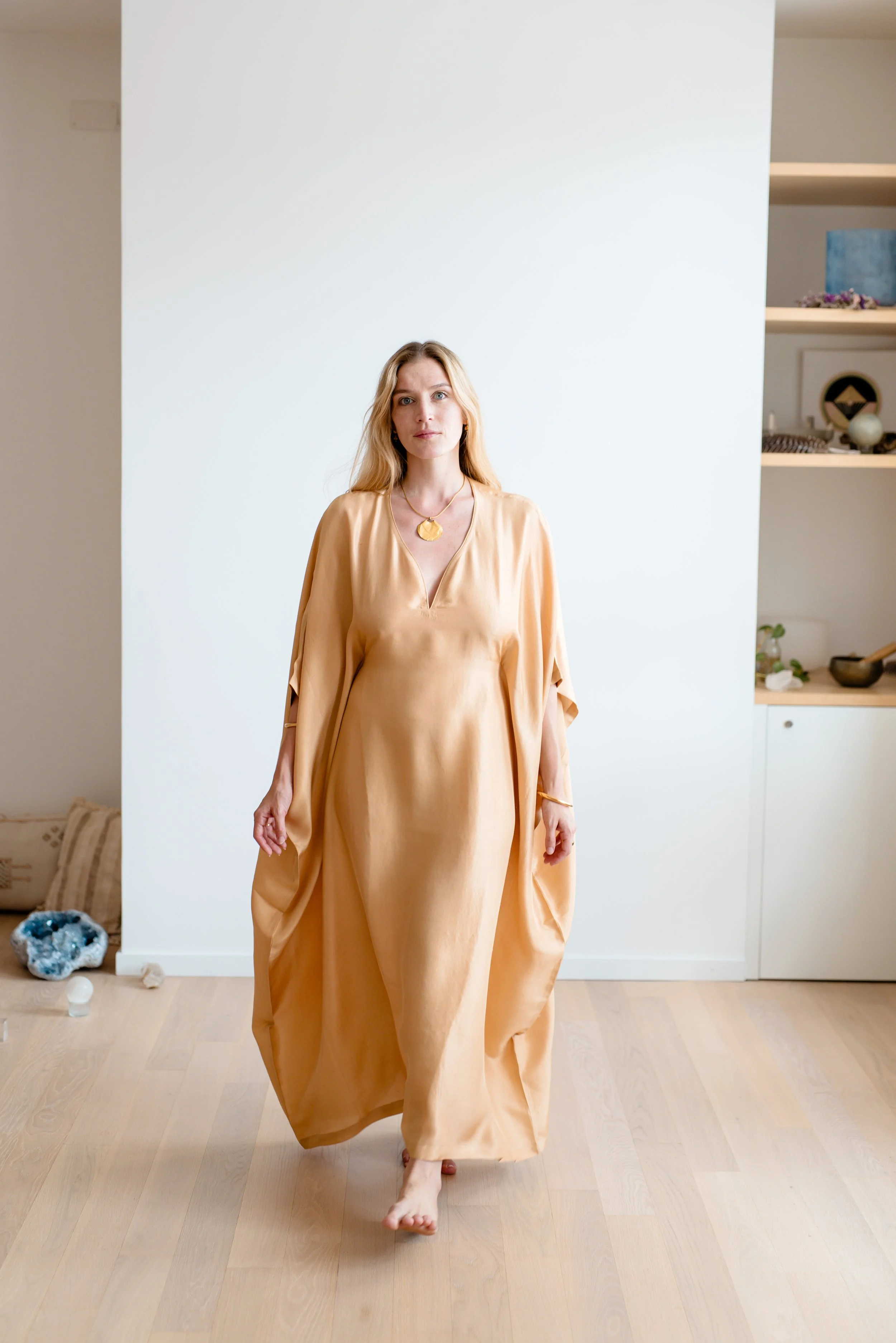 Śri Gold Amṛta Kaftan