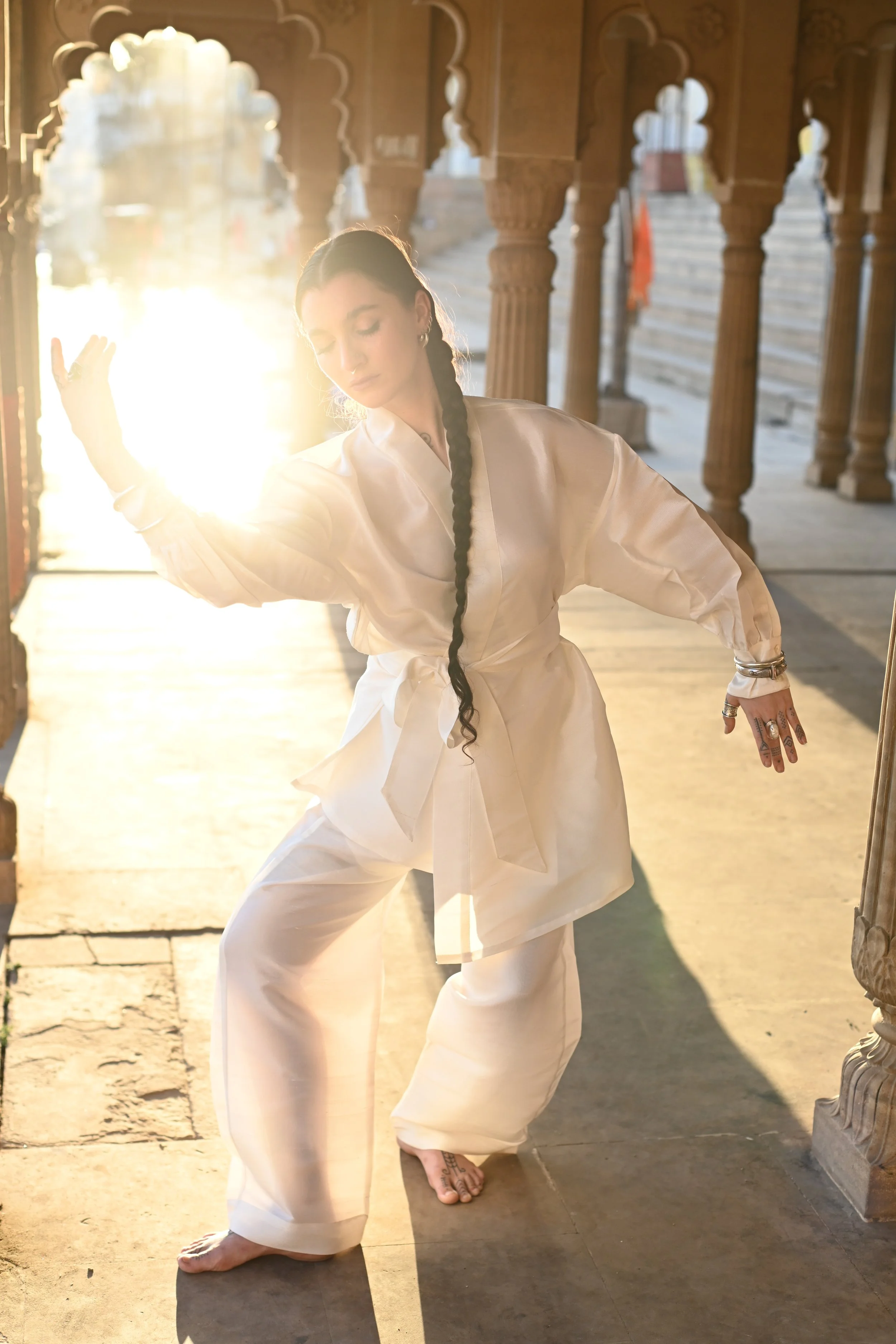 Saraswati White  Dharma Set