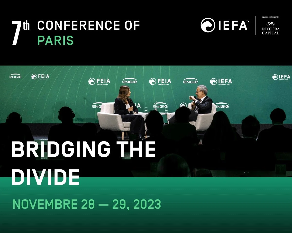 Bannière pour la 7e Conférence de Paris, tenue les 28 et 29 novembre 2023, représentant deux personnes en discussion sur scène avec des silhouettes du public devant, et les logos de l'IEFA, d'Engie et d'IngeCap.