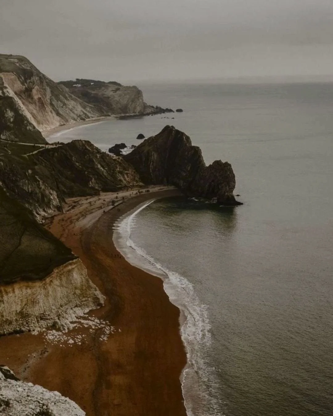 From raw landscapes to thoughtfully composed interiors.

Stunning Jurassic Coast.

#maisontoukkani #kinfolk #vogueliving #quietluxury #luxurycollection #elledecor #homedecor #sustainableliving #luxurylifestyle #rugcollection #curatedhome #curatedspac