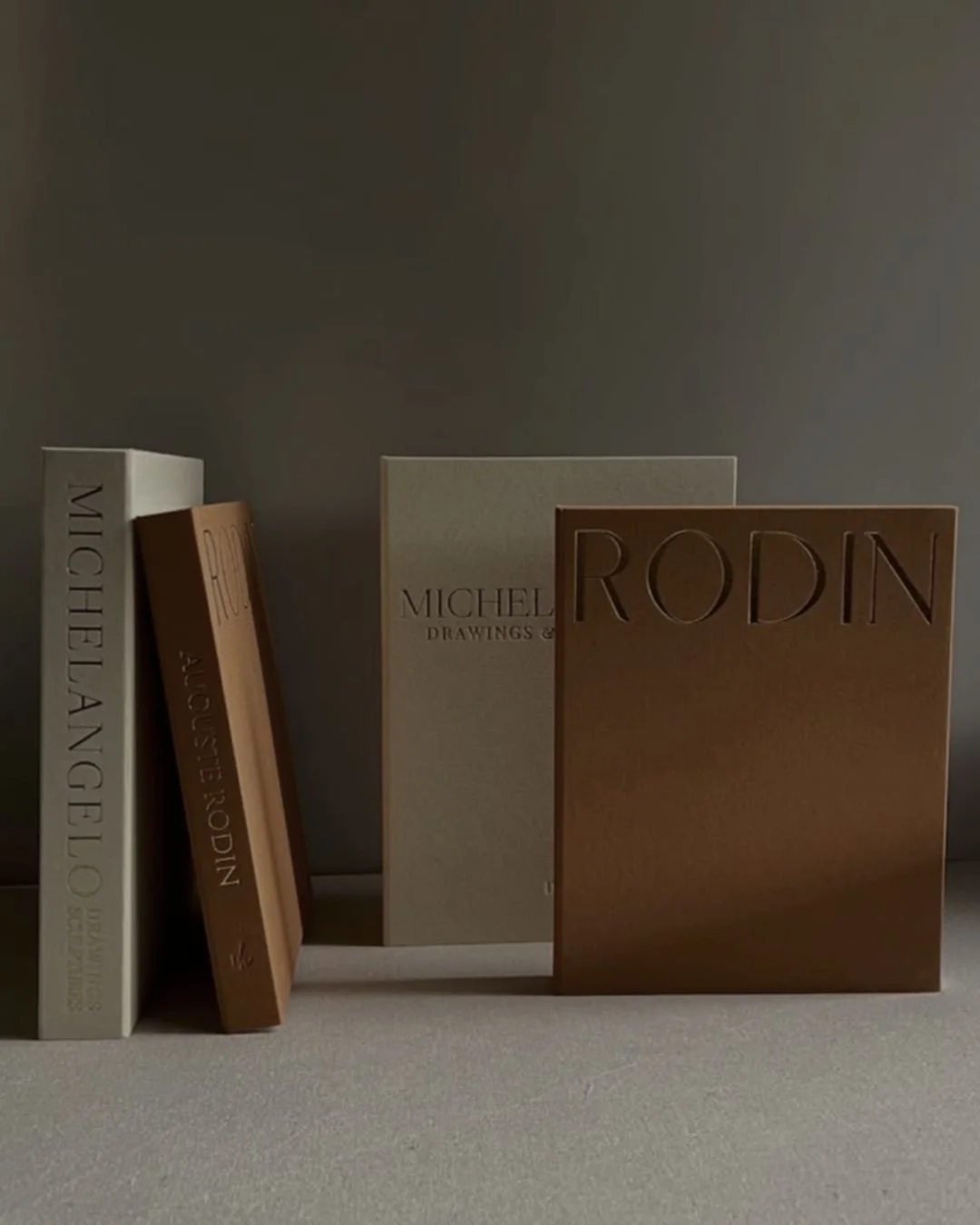 The essence of creation is found in quiet observation.

#maisontoukkani #kinfolk #vogueliving #quietluxury #luxurycollection #elledecor #homedecor #sustainableliving #luxurylifestyle #rugcollection #curatedhome #curatedspaces #curatedcollection #luxu