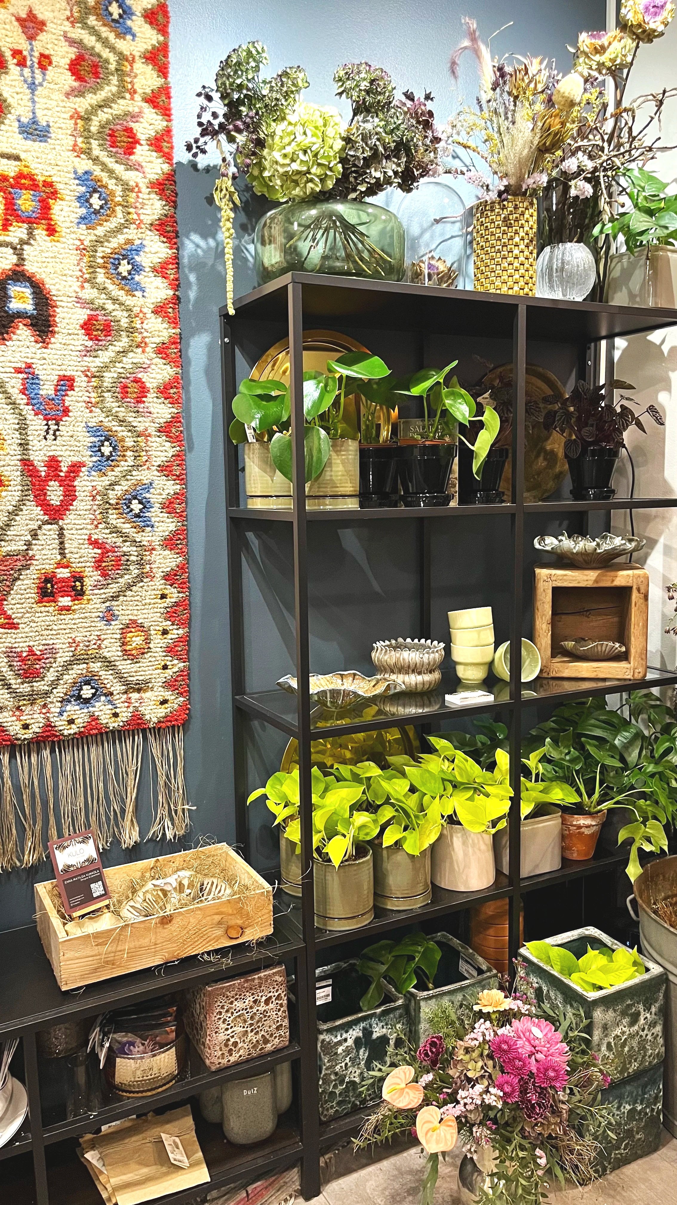 Salainen puutarha ja mystisen romanttinen keramiikka kohtaavat